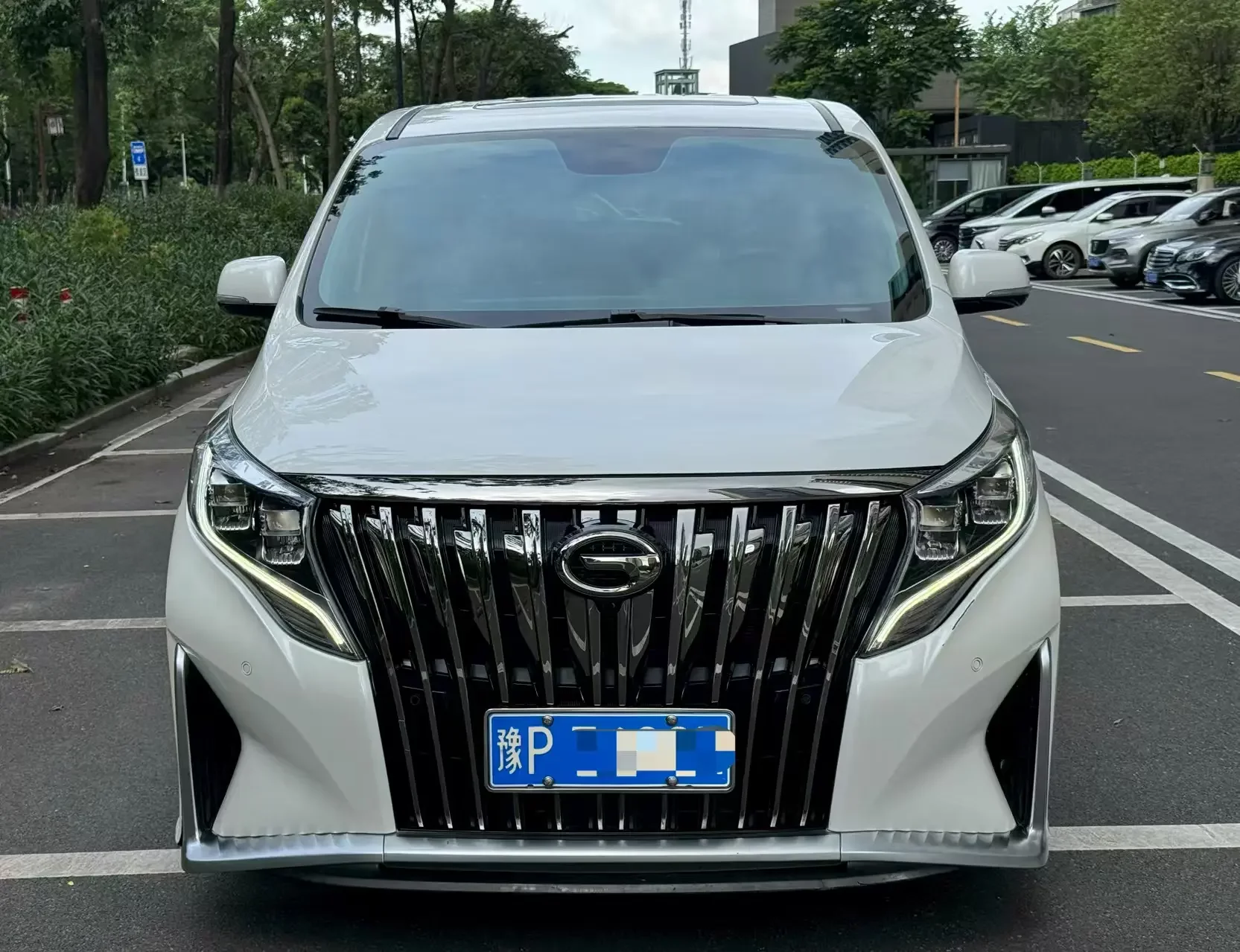 GAC Trumpchi M8  из Китая