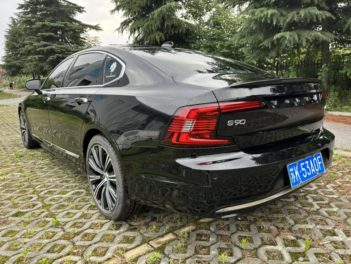 Volvo S90