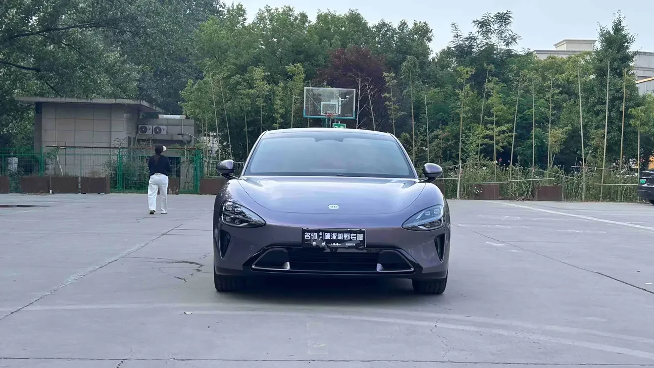 Xiaomi car Xiaomi SU7  из Китая