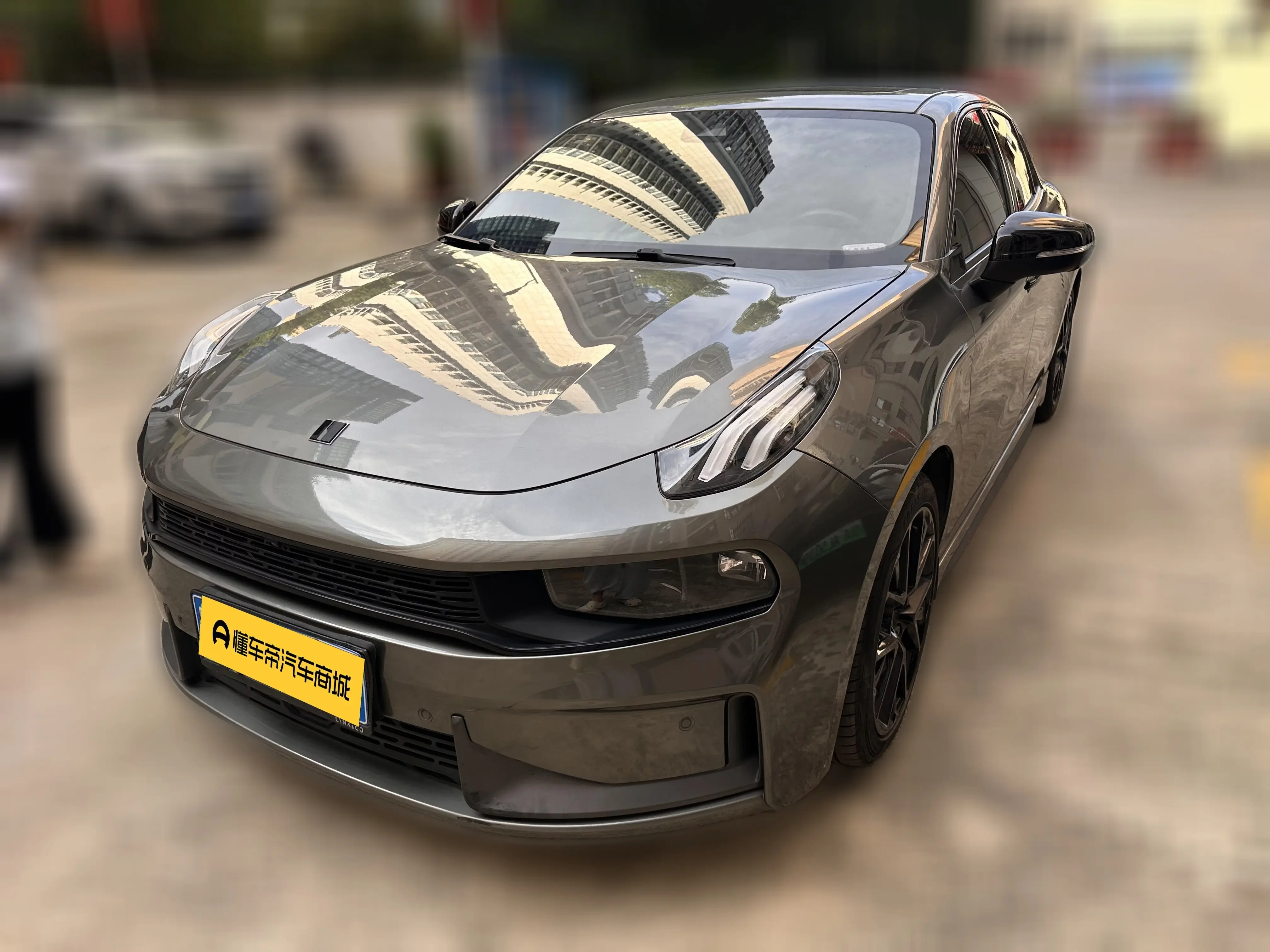 Lynk & Co 03
