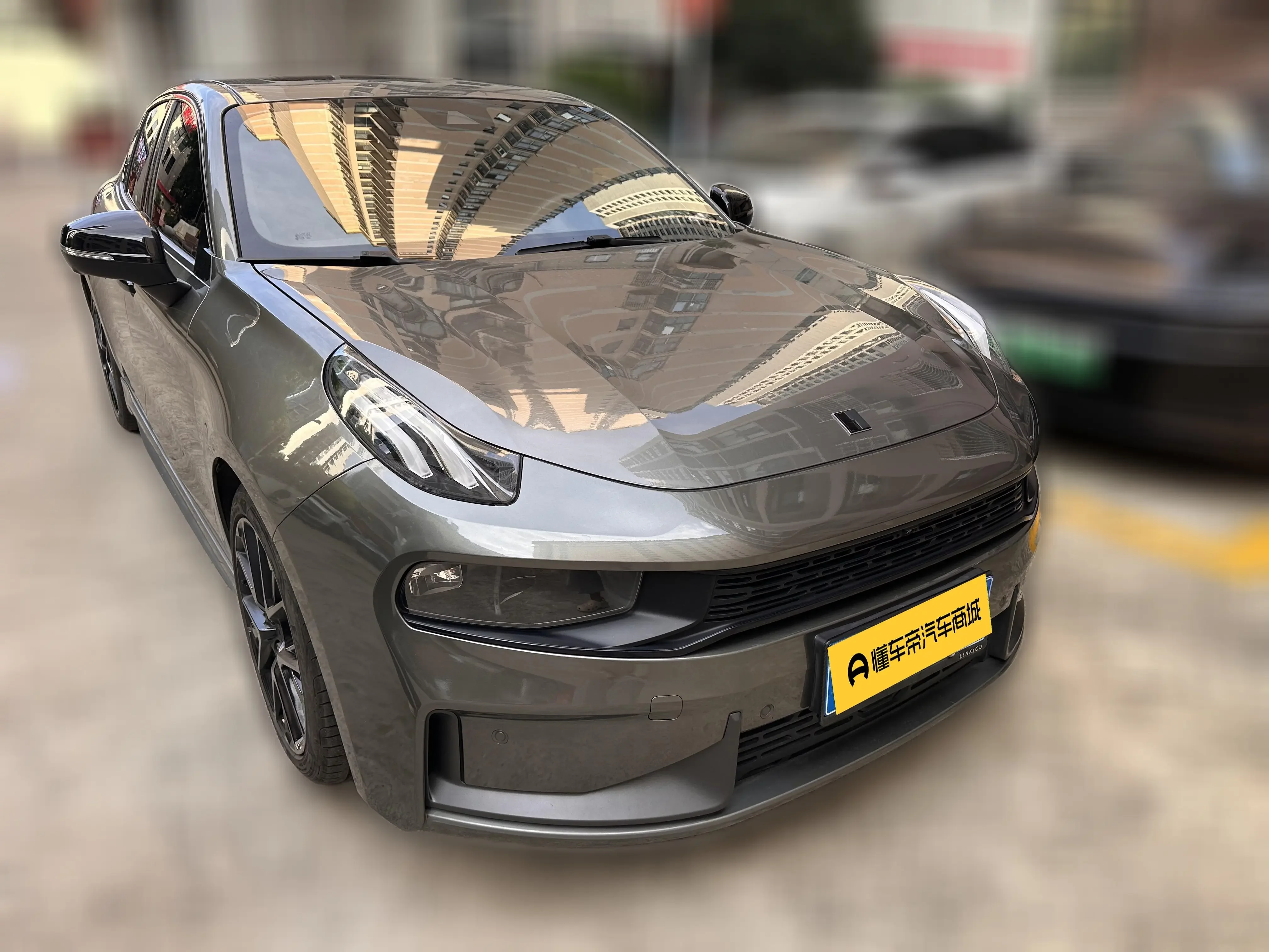 Lynk & Co 03