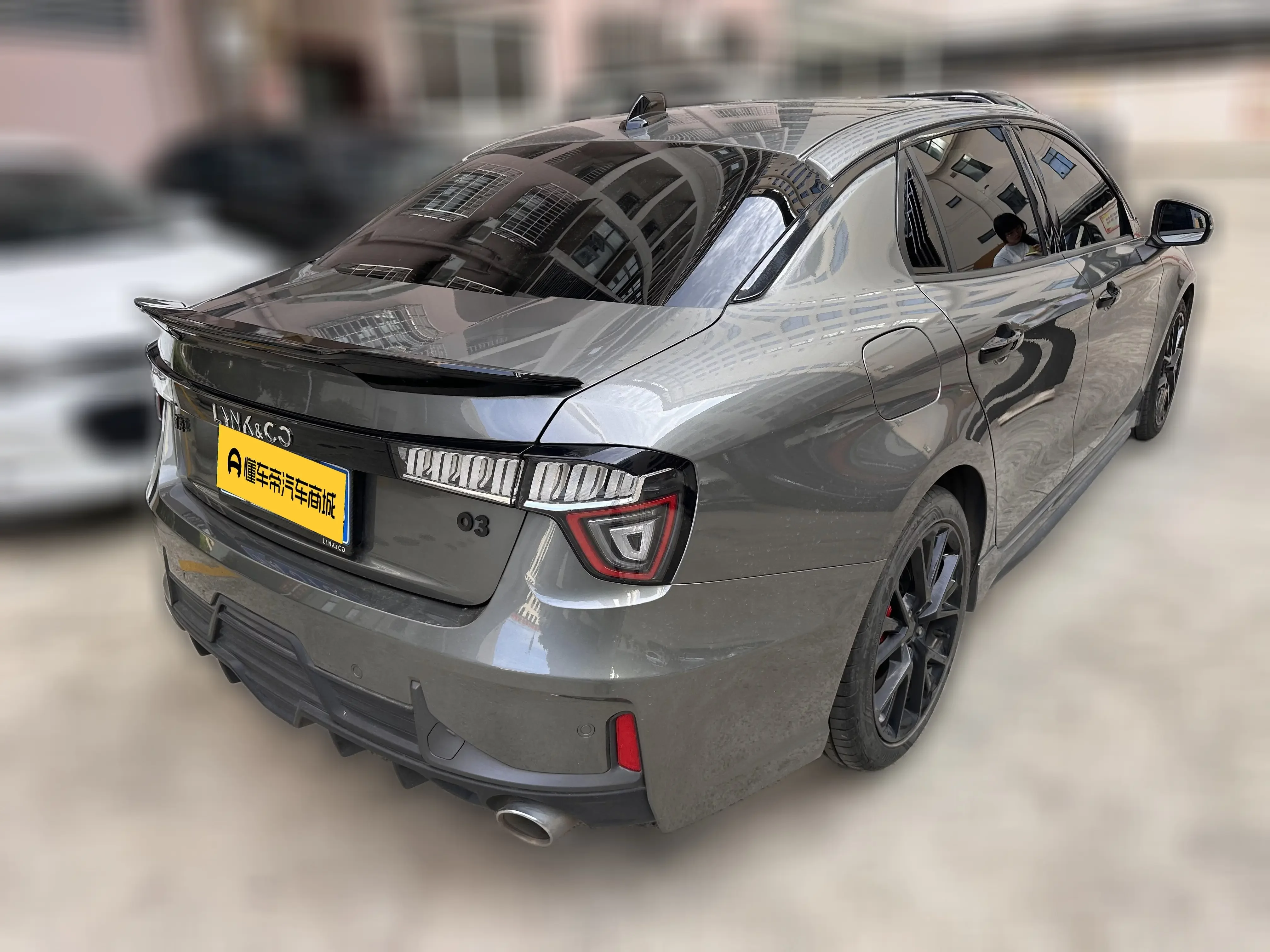 Lynk & Co 03