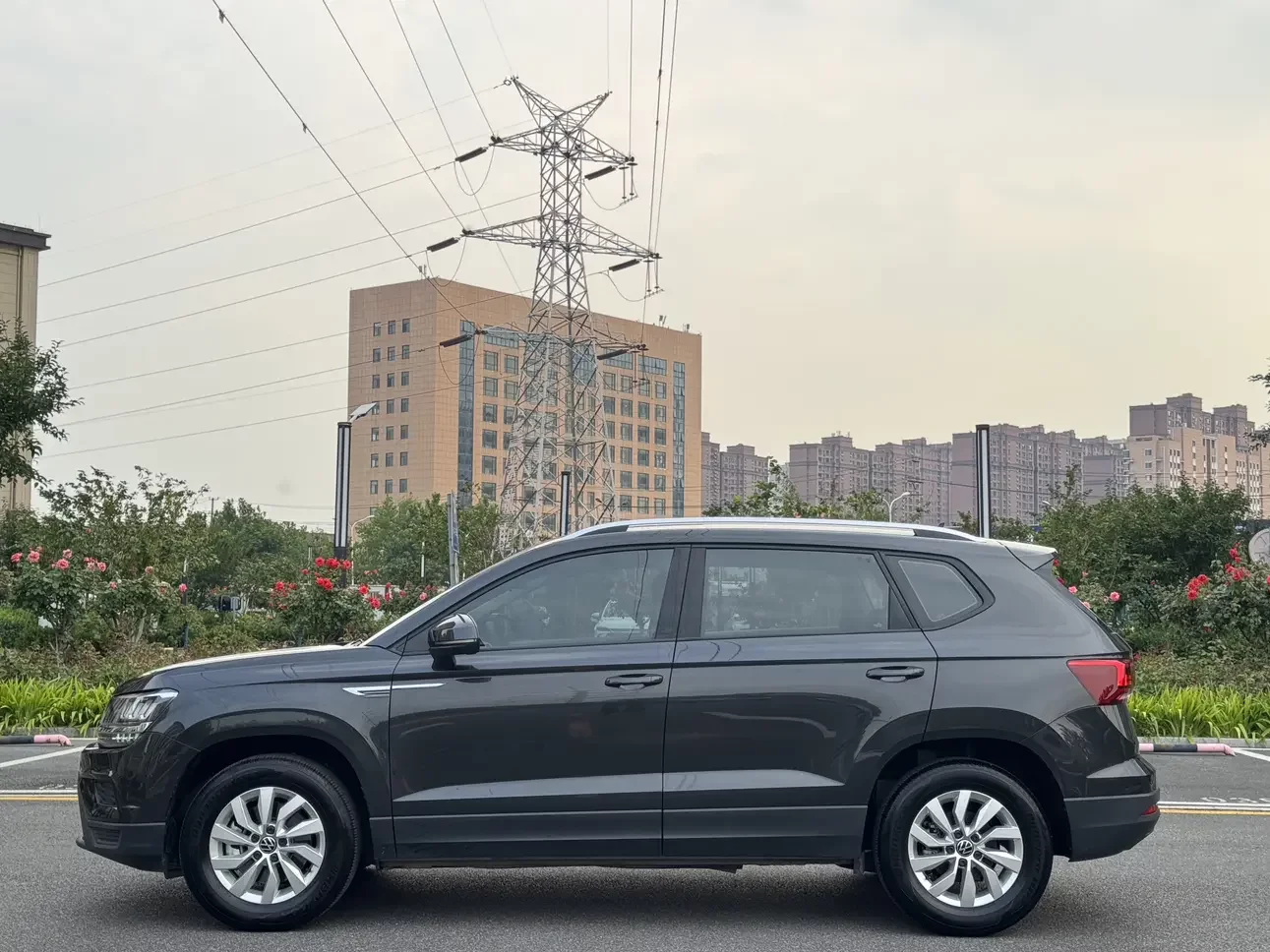 Volkswagen Tharu