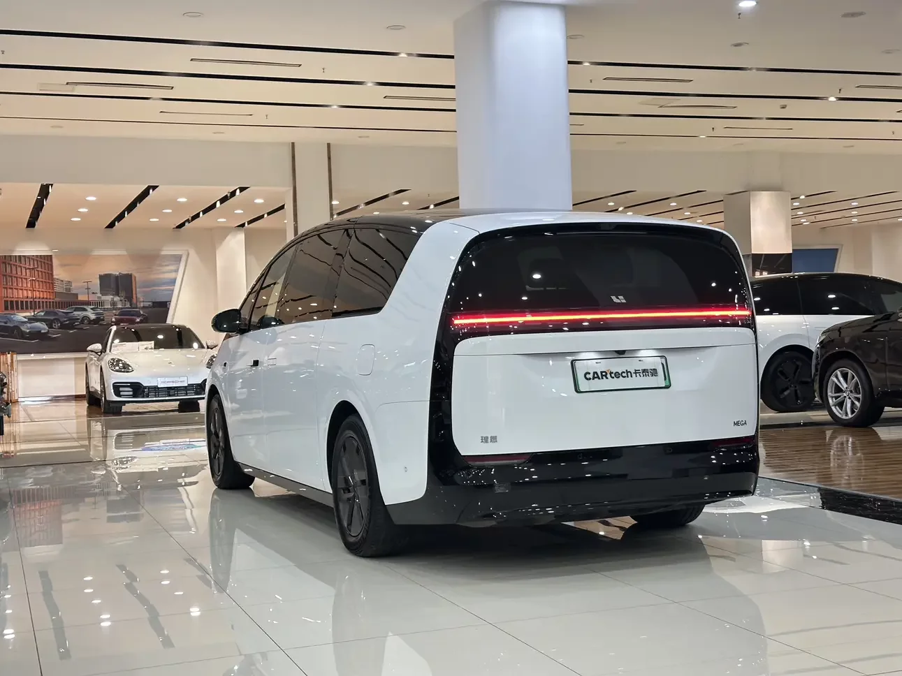Lixiang MEGA