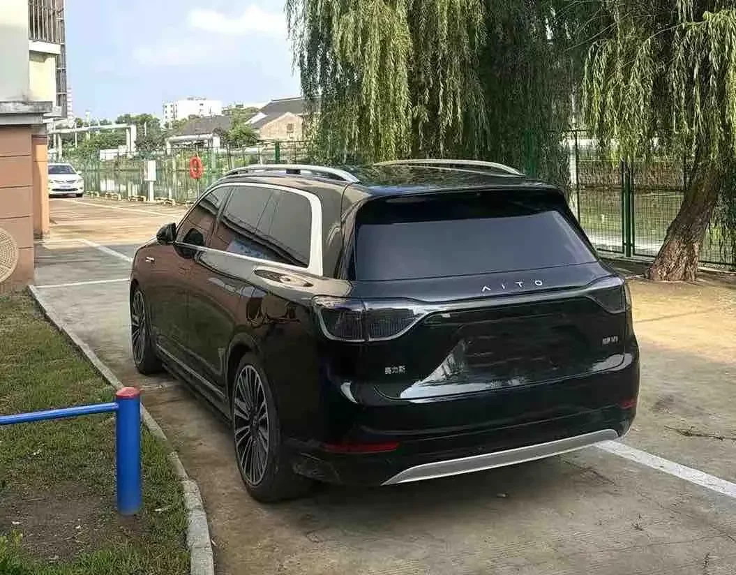 AITO M9