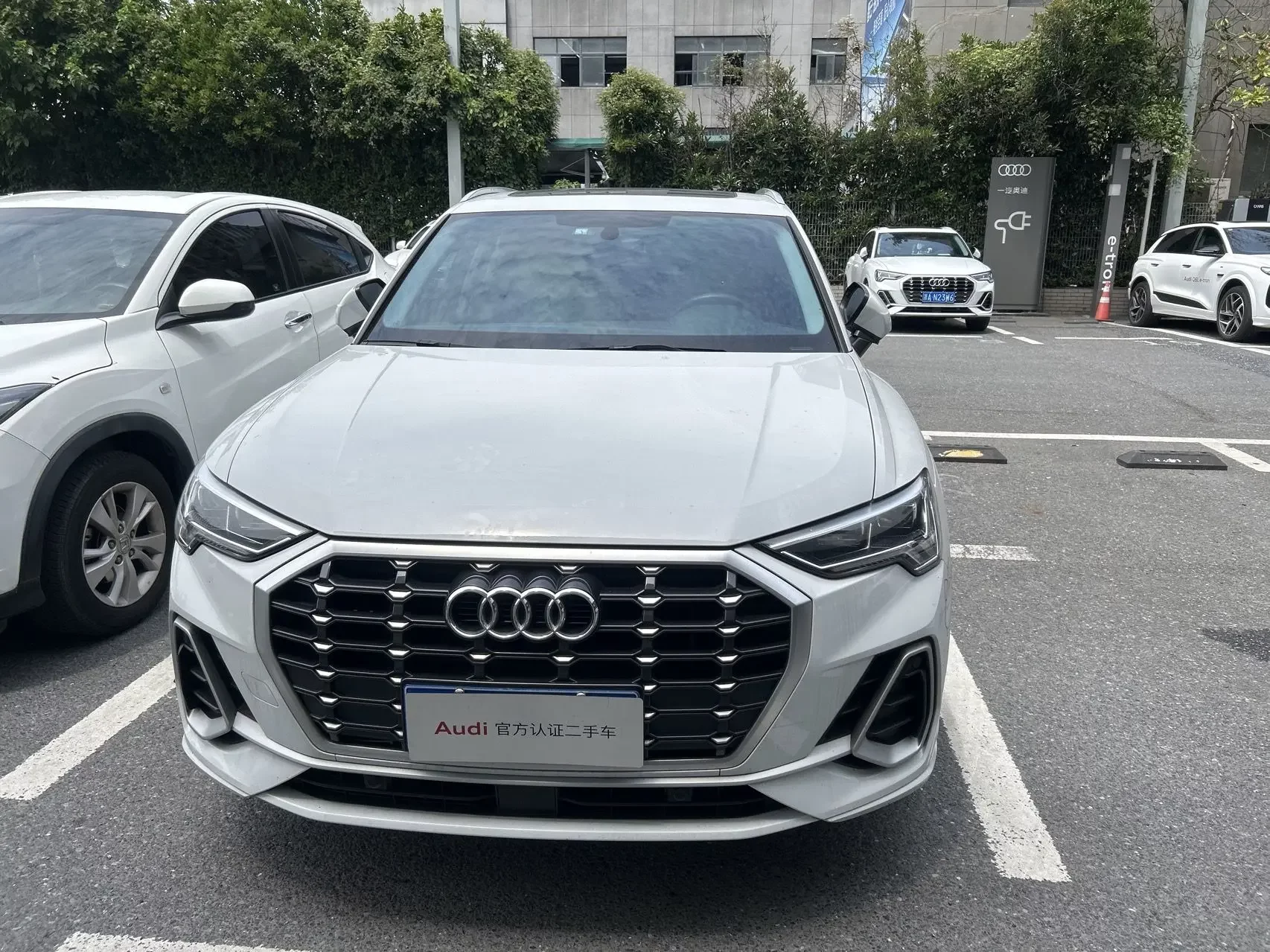 AUDI Q3