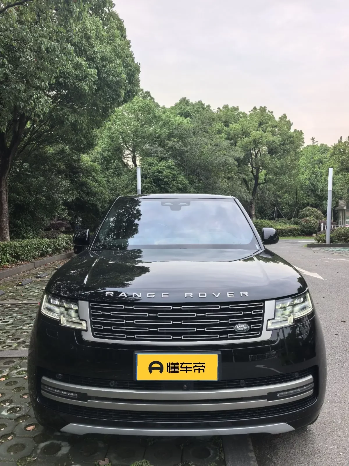 Land Rover range rover