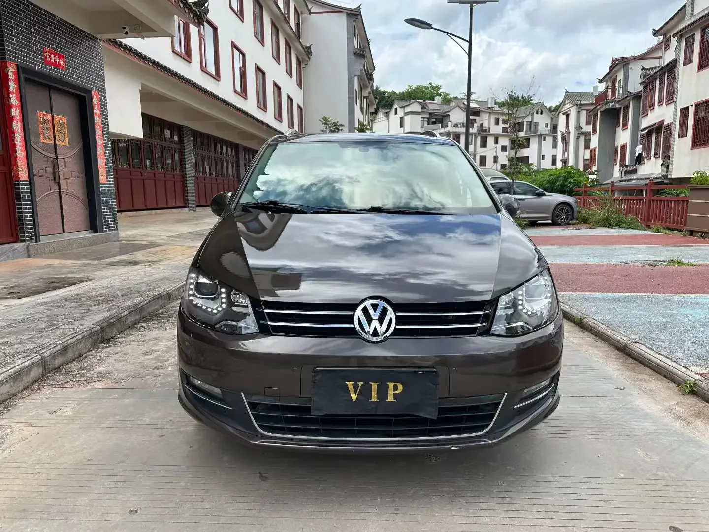 Volkswagen Sharon