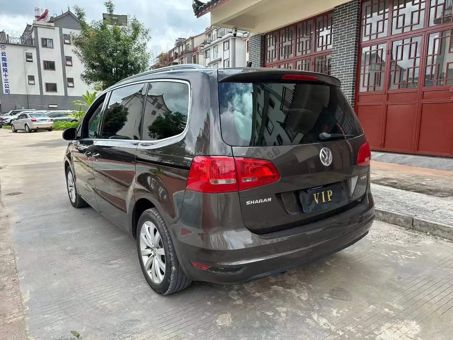 Volkswagen Sharon
