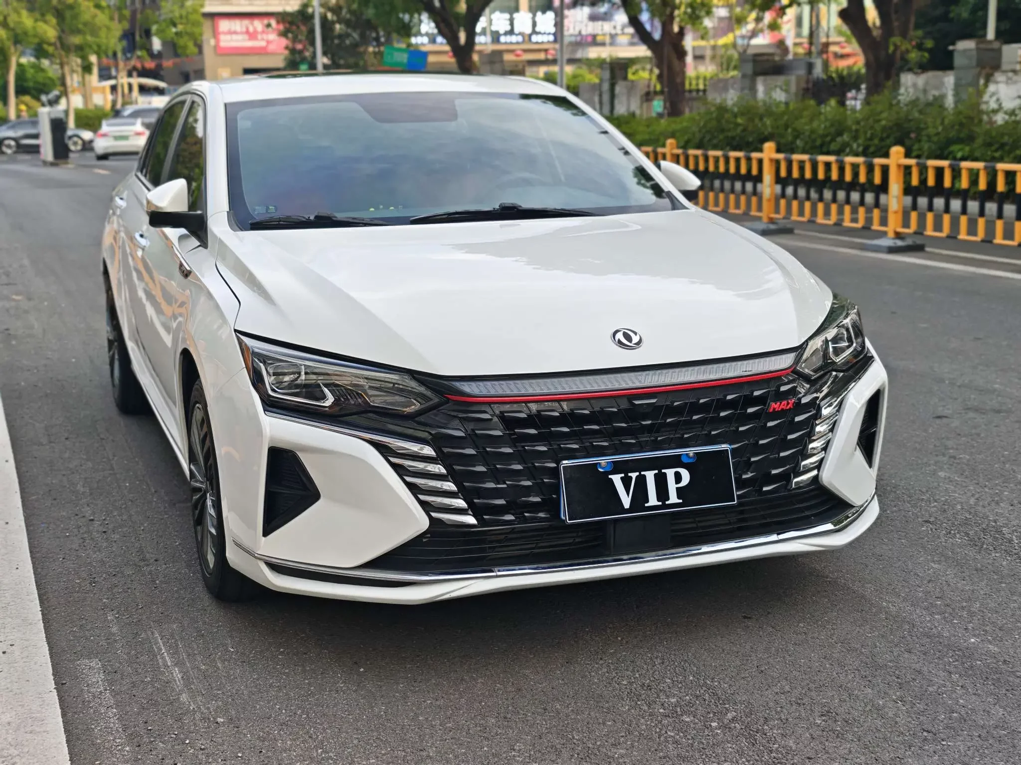 Dongfeng Yixuan MAX