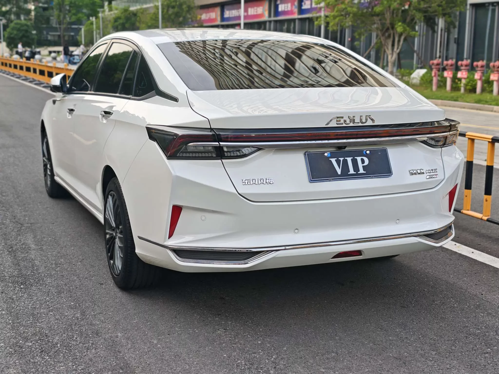 Dongfeng Yixuan MAX