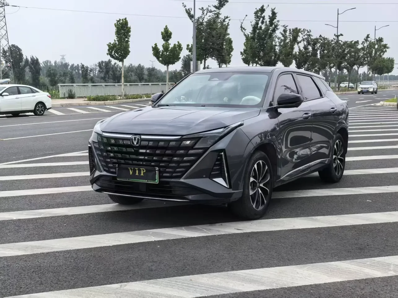 Changan UNI-Z PHEV  из Китая