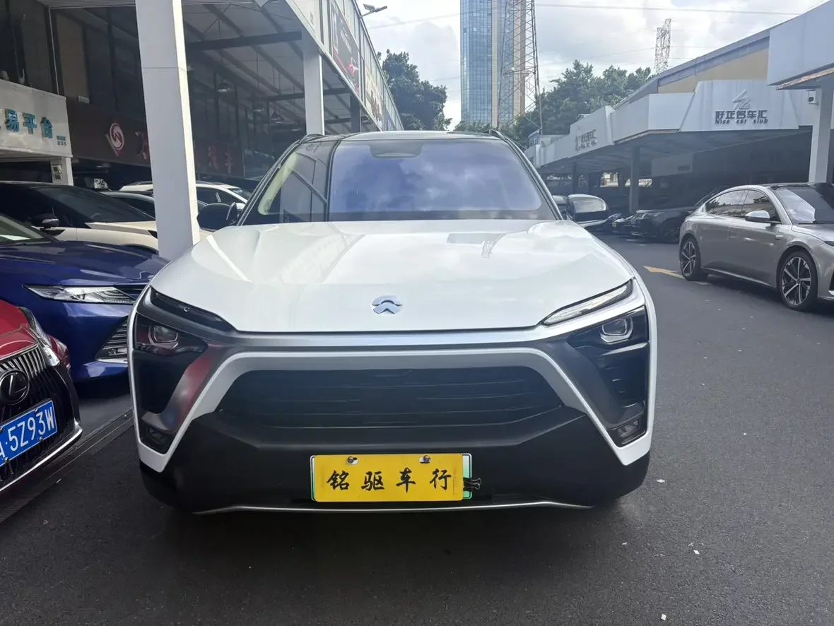 NIO ES8