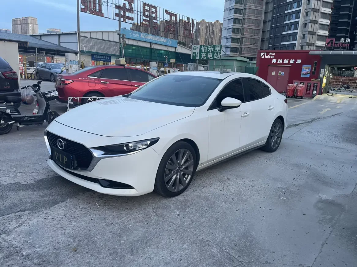 Mazda Axela