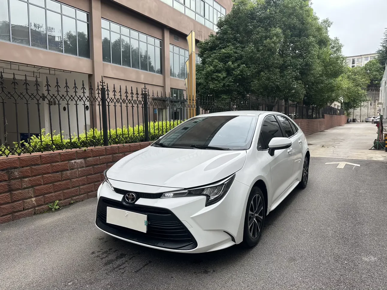 Toyota Levin (Lei Ling)  из Китая