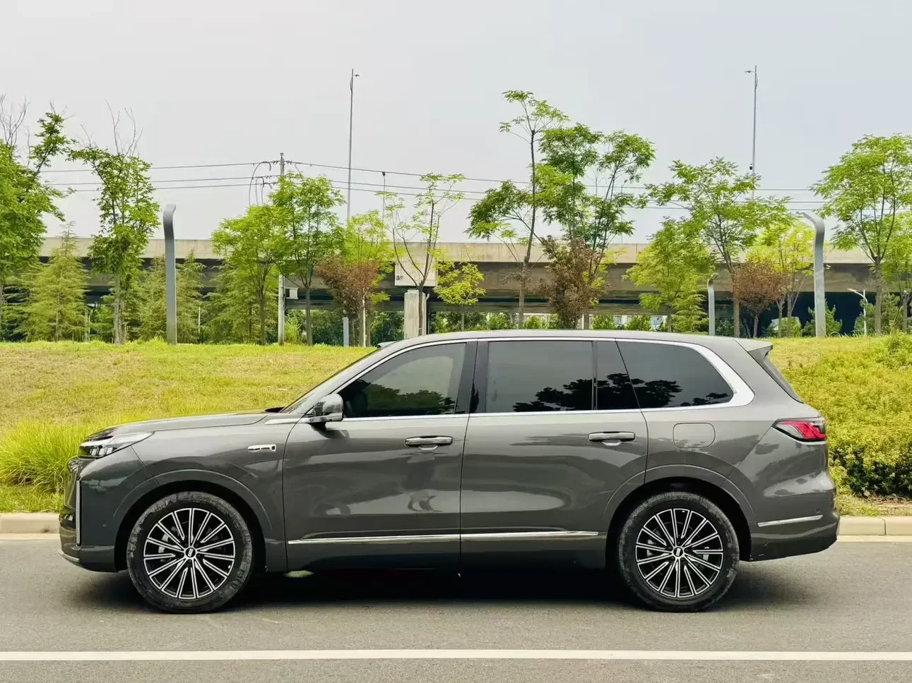Geely Galaxy M9