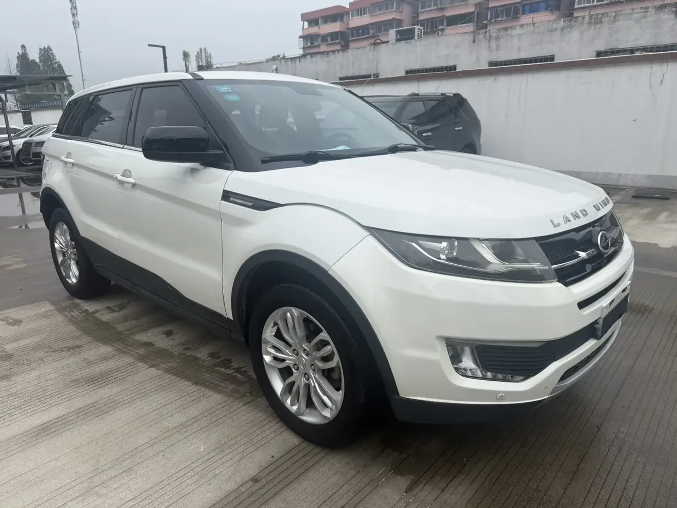 Lu Feng Landwind X7