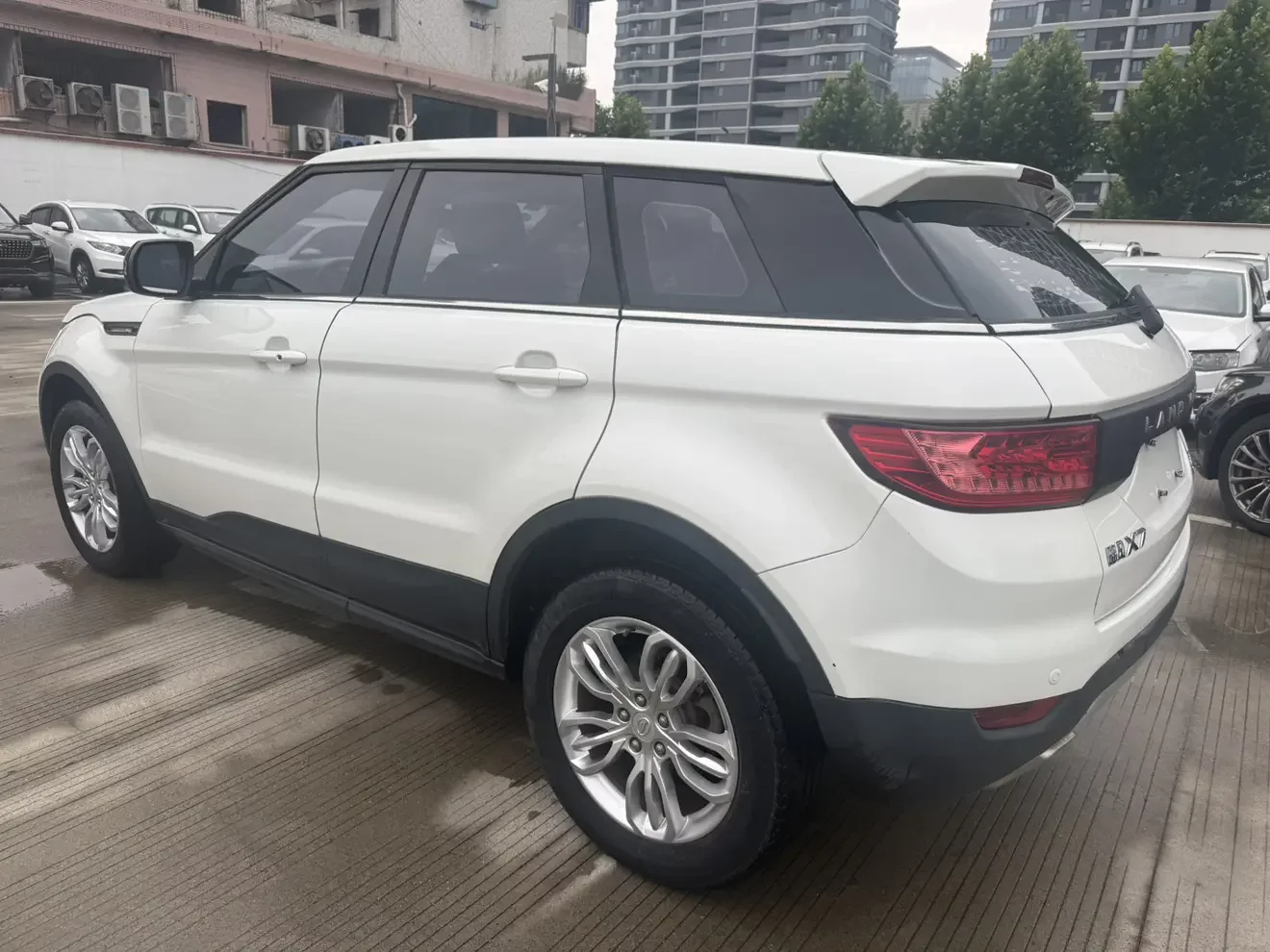 Lu Feng Landwind X7
