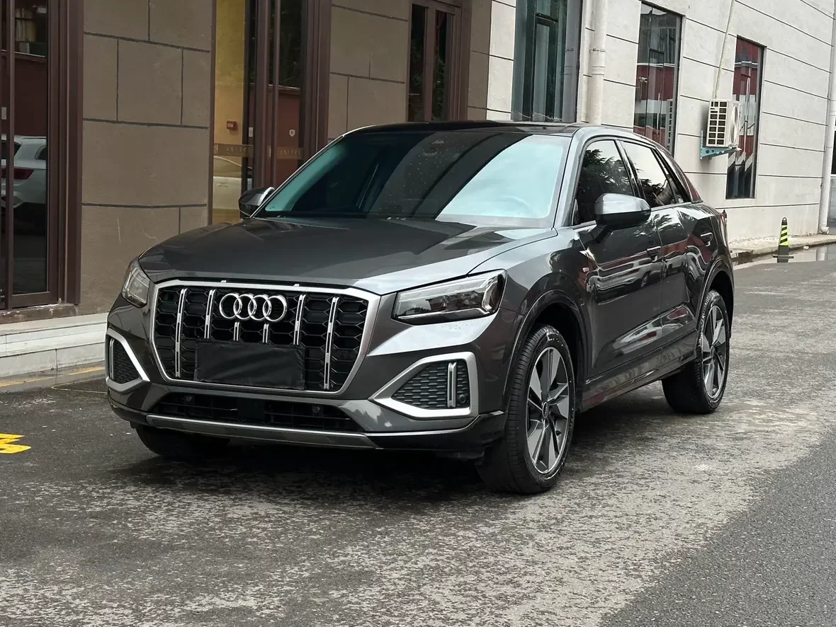 Audi Q2L