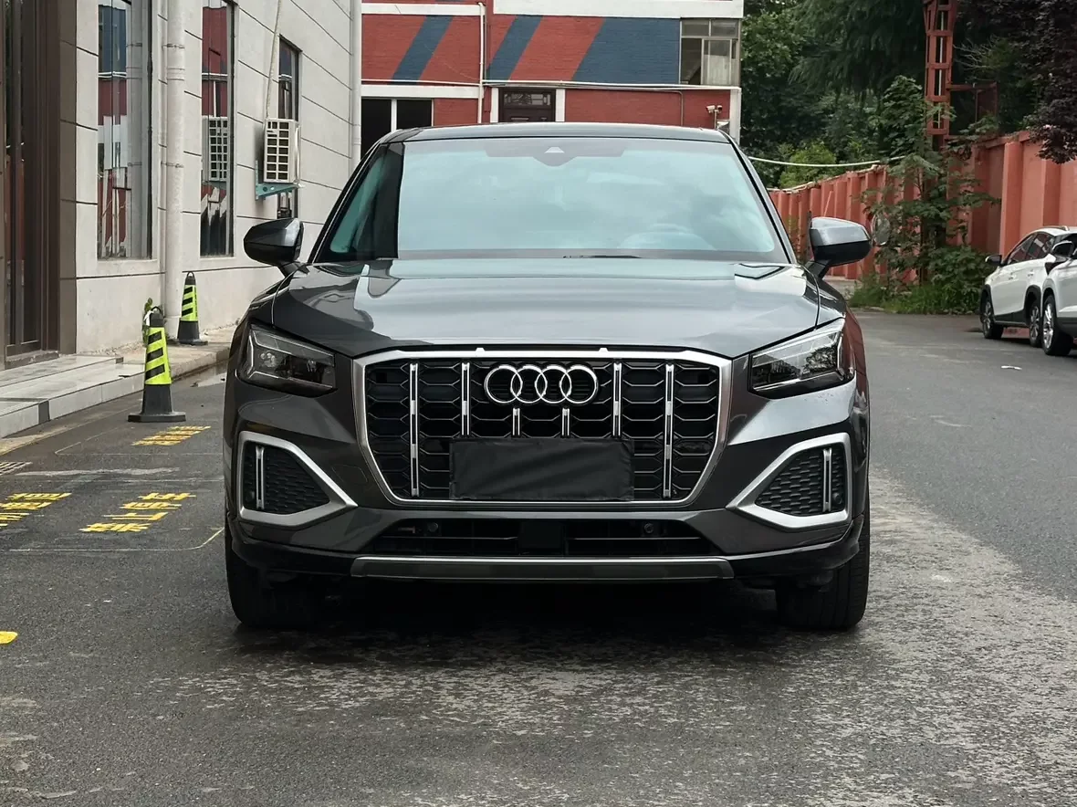 Audi Q2L