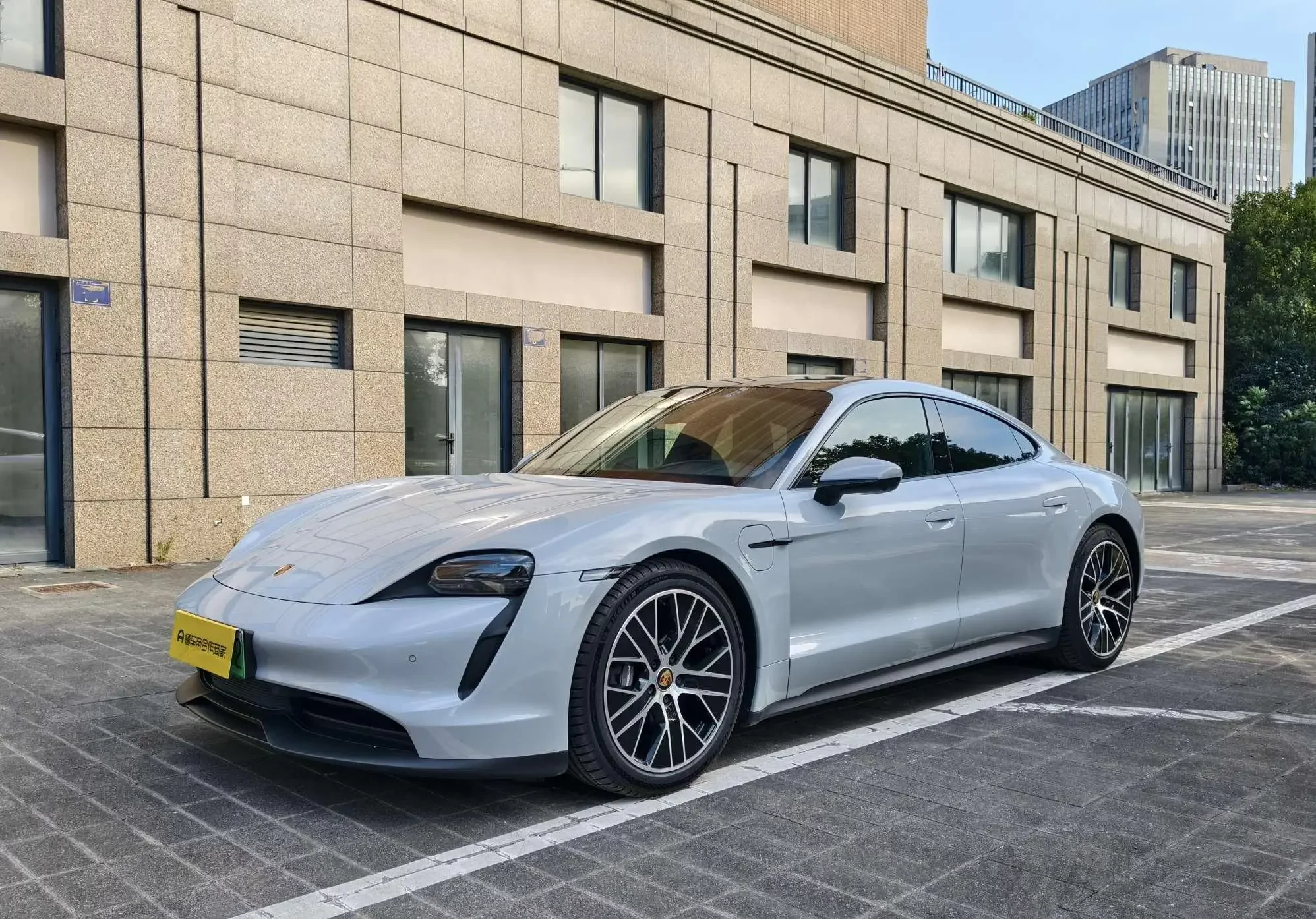 Porsche Taycan