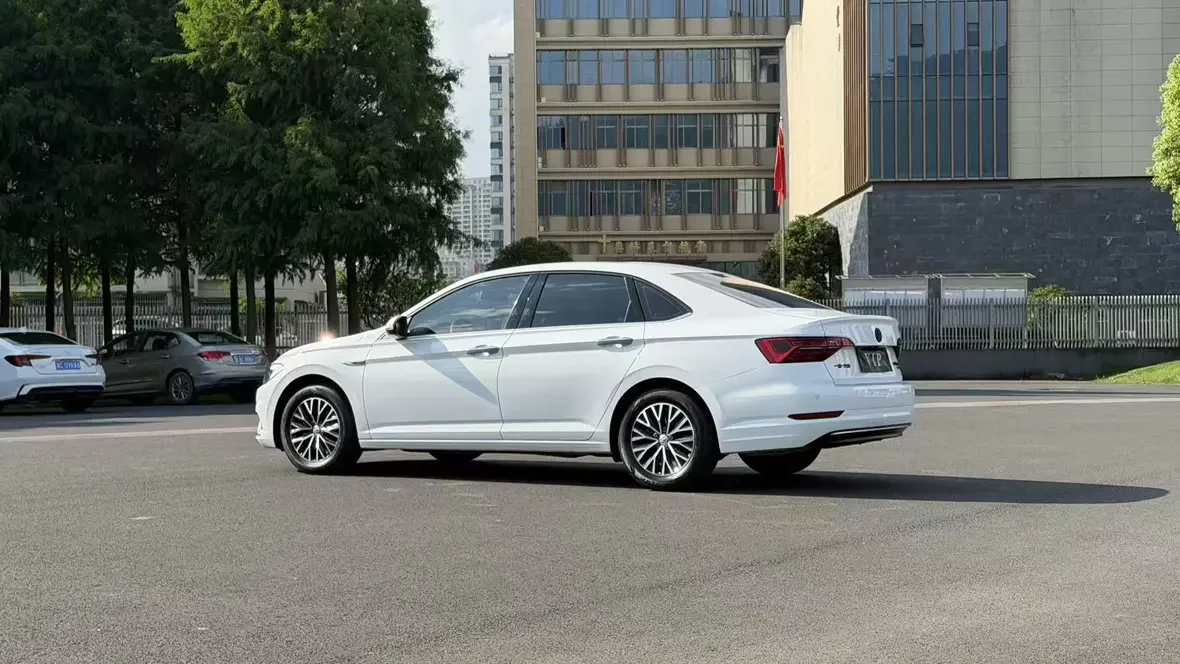Volkswagen Sagitar