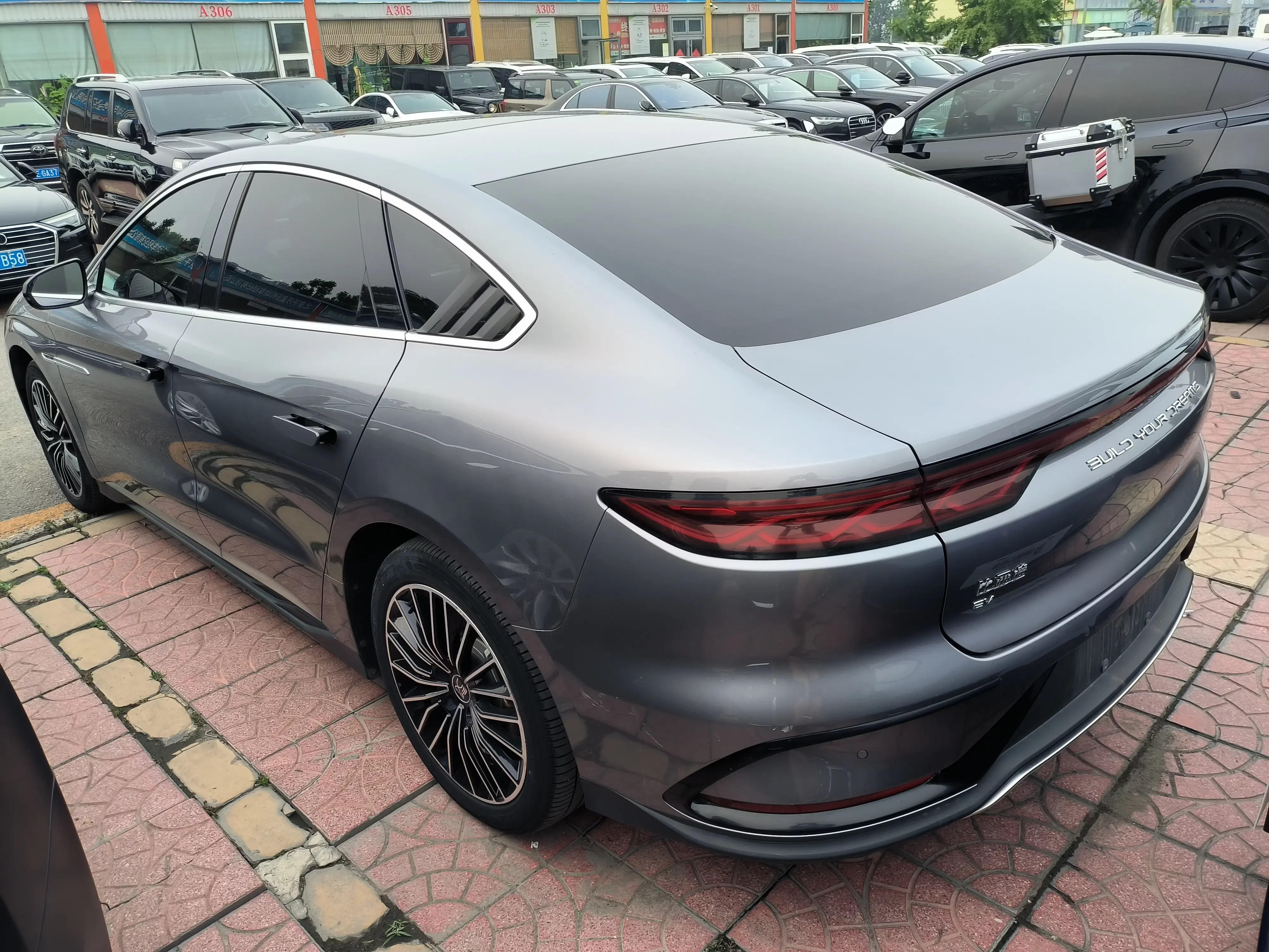 BYD Han EV