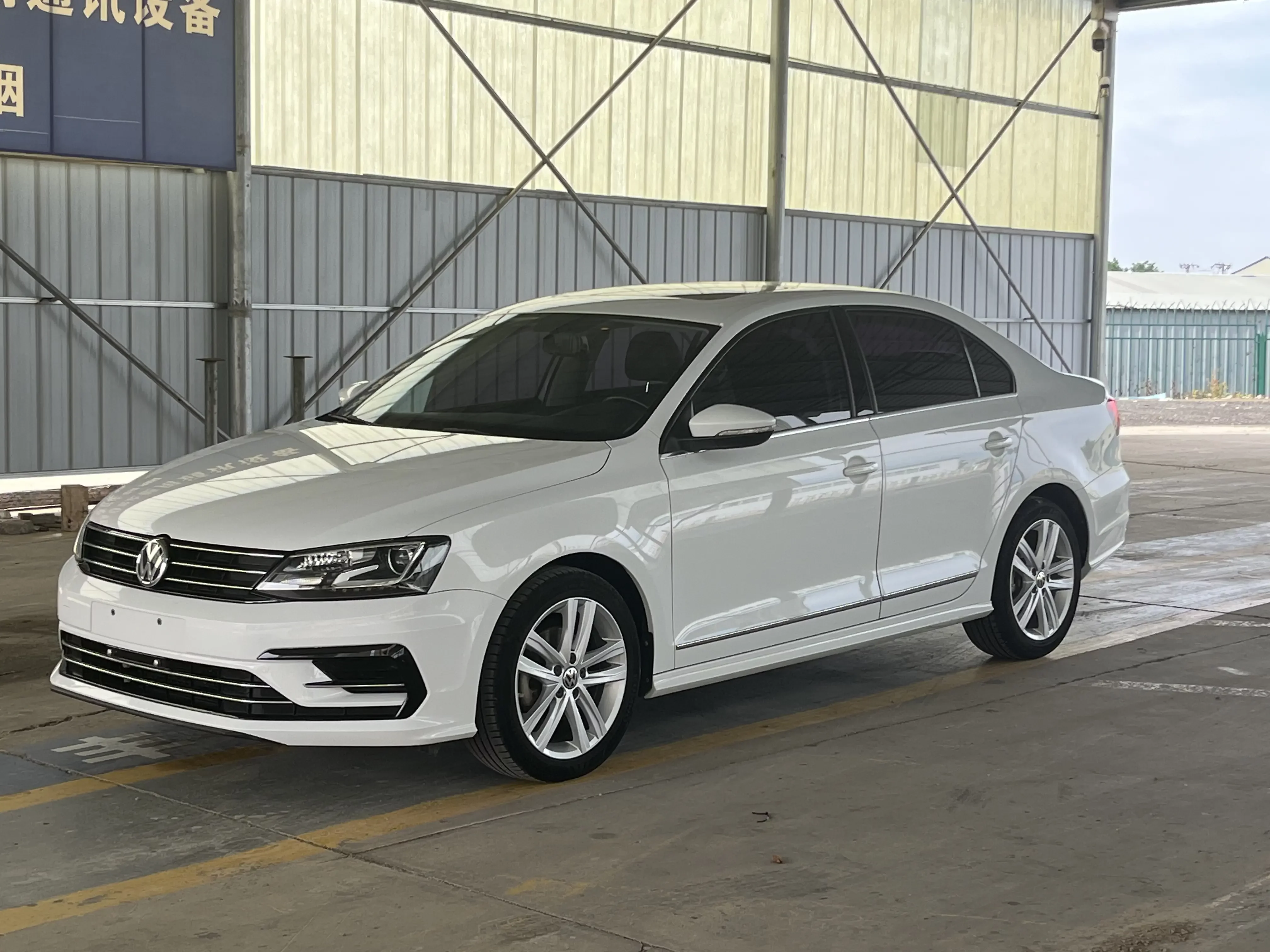 Volkswagen Sagitar