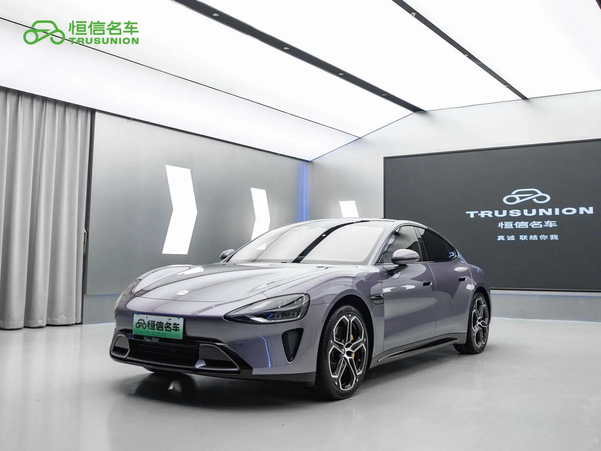 Xiaomi car Xiaomi SU7  из Китая