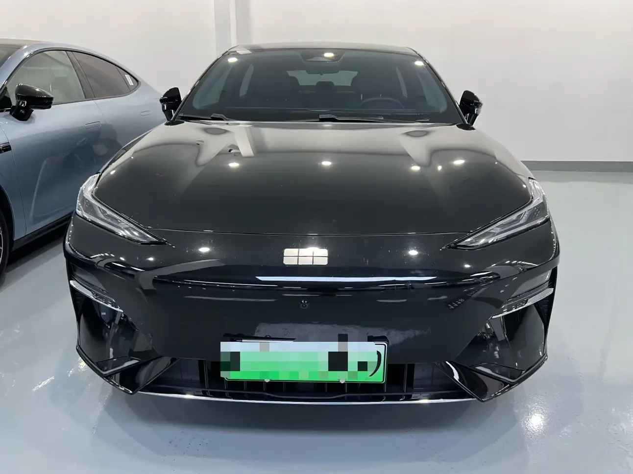 Geely Galaxy E8