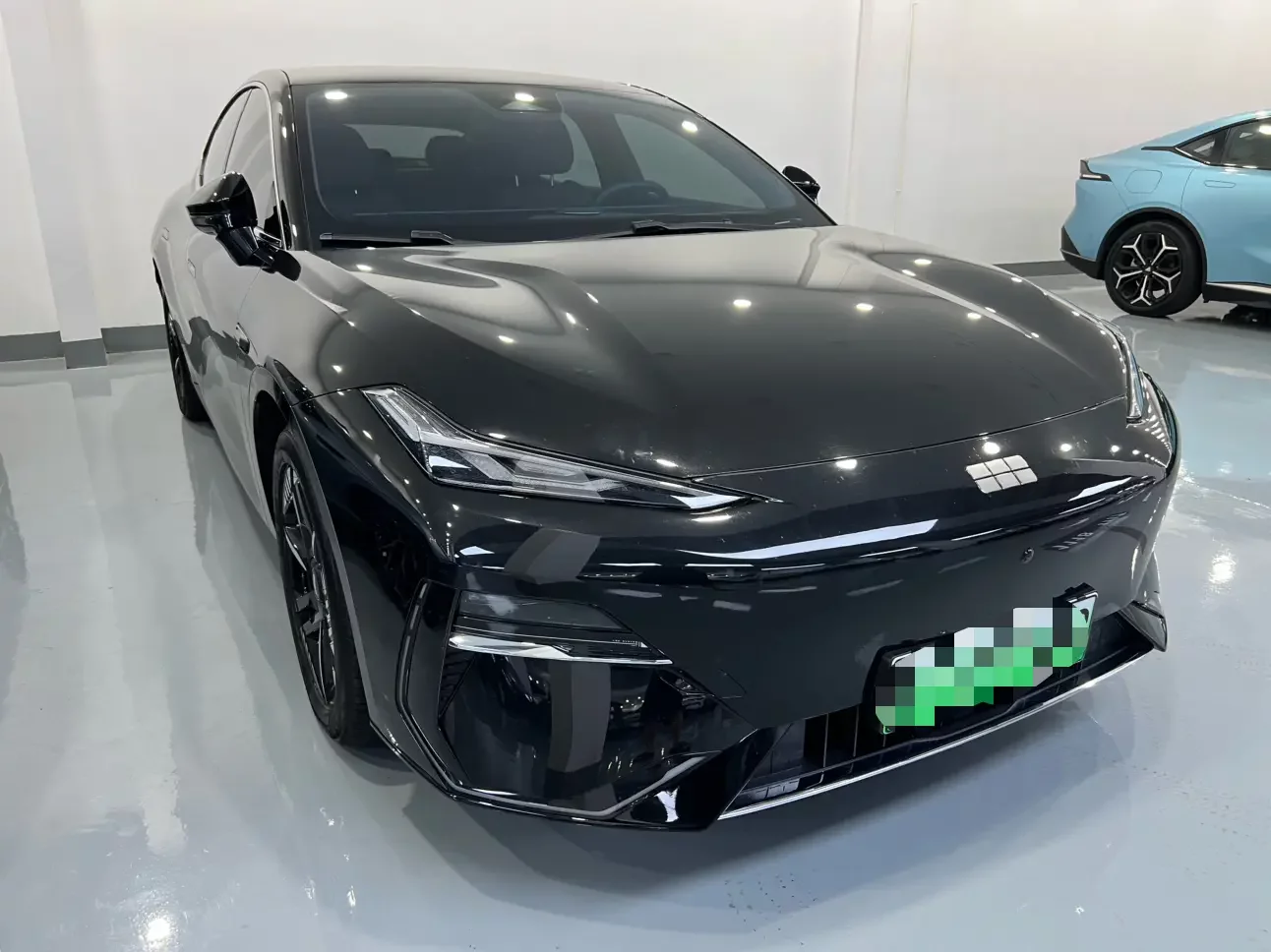 Geely Galaxy E8
