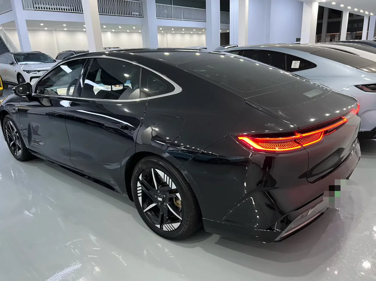 Geely Galaxy E8