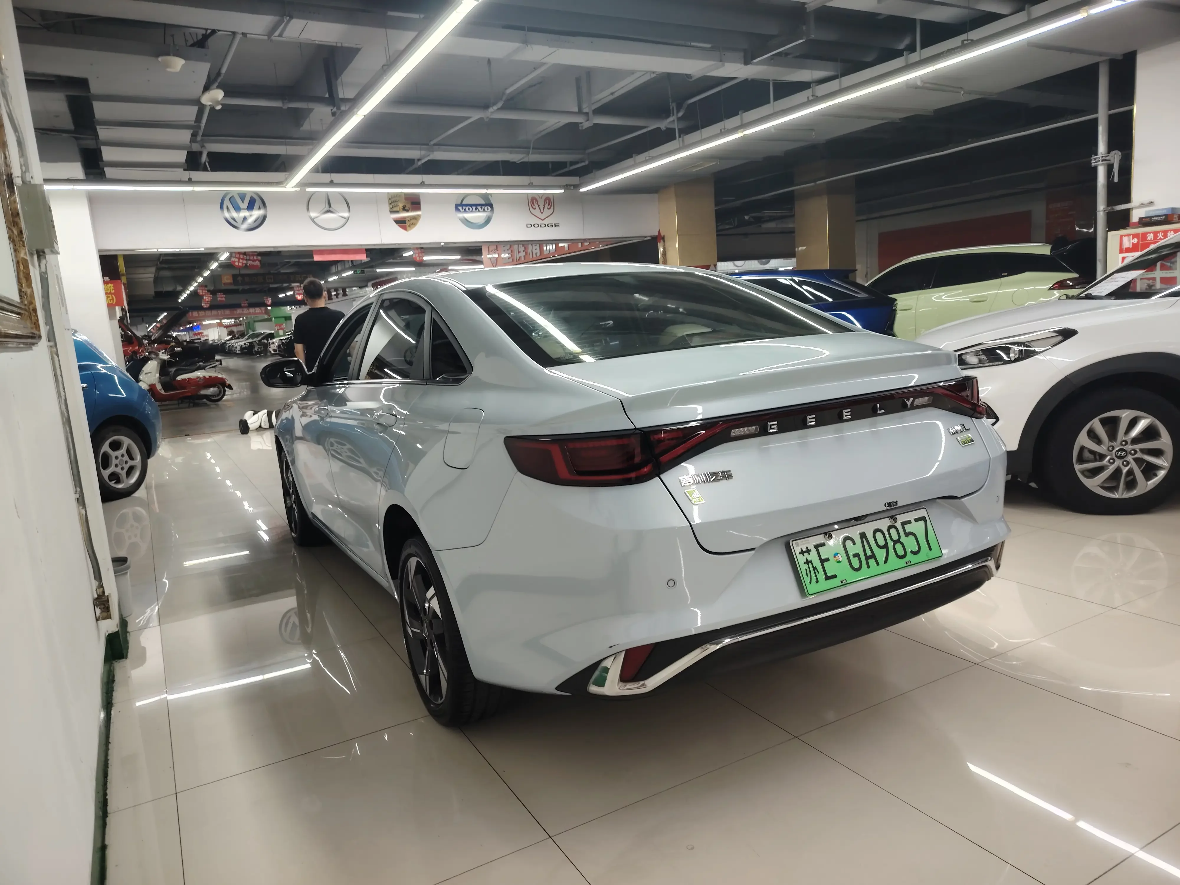 Geely Emgrand L HiP