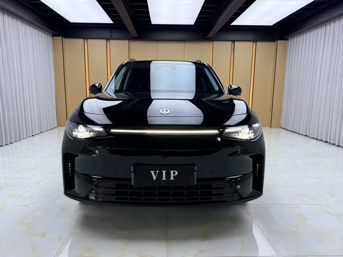 Leapmotor C16