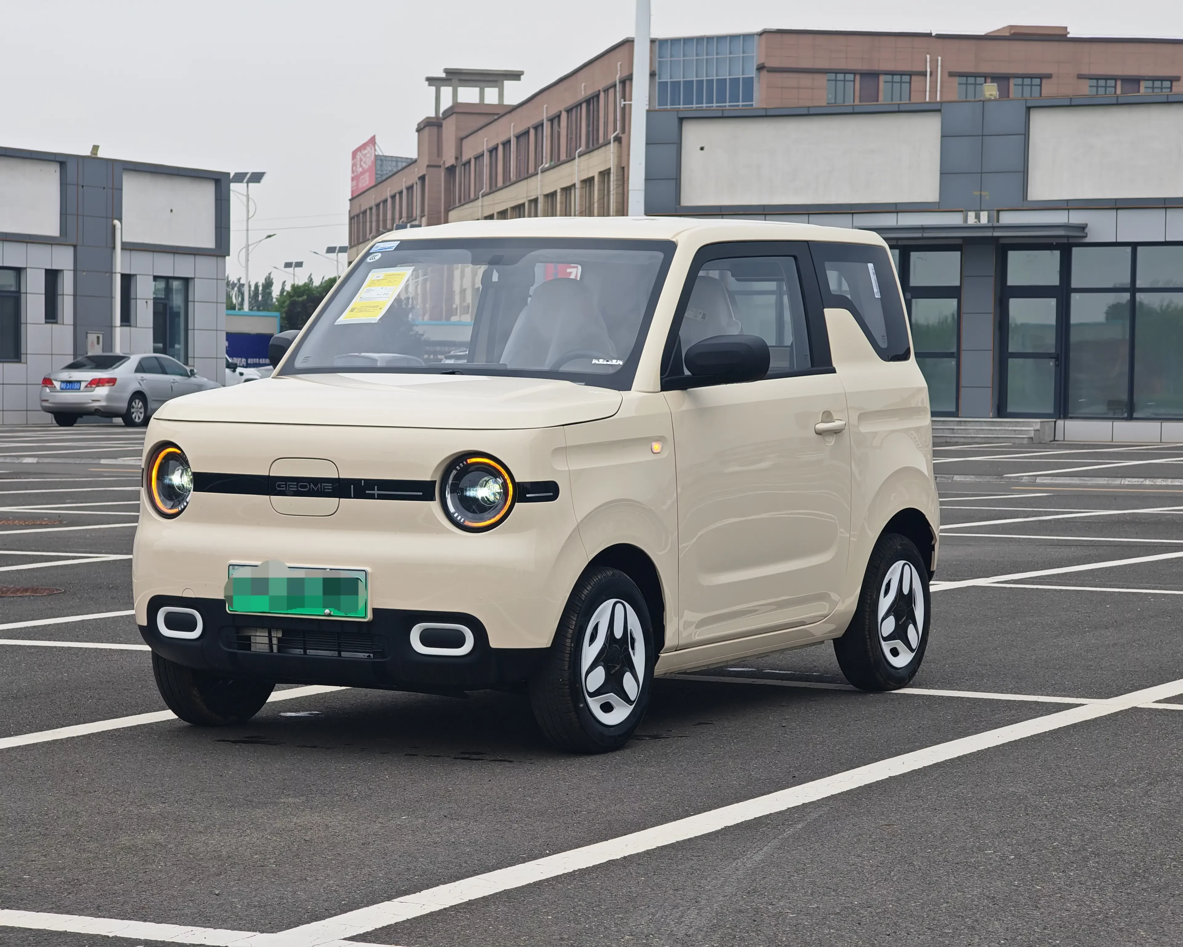 Geely panda