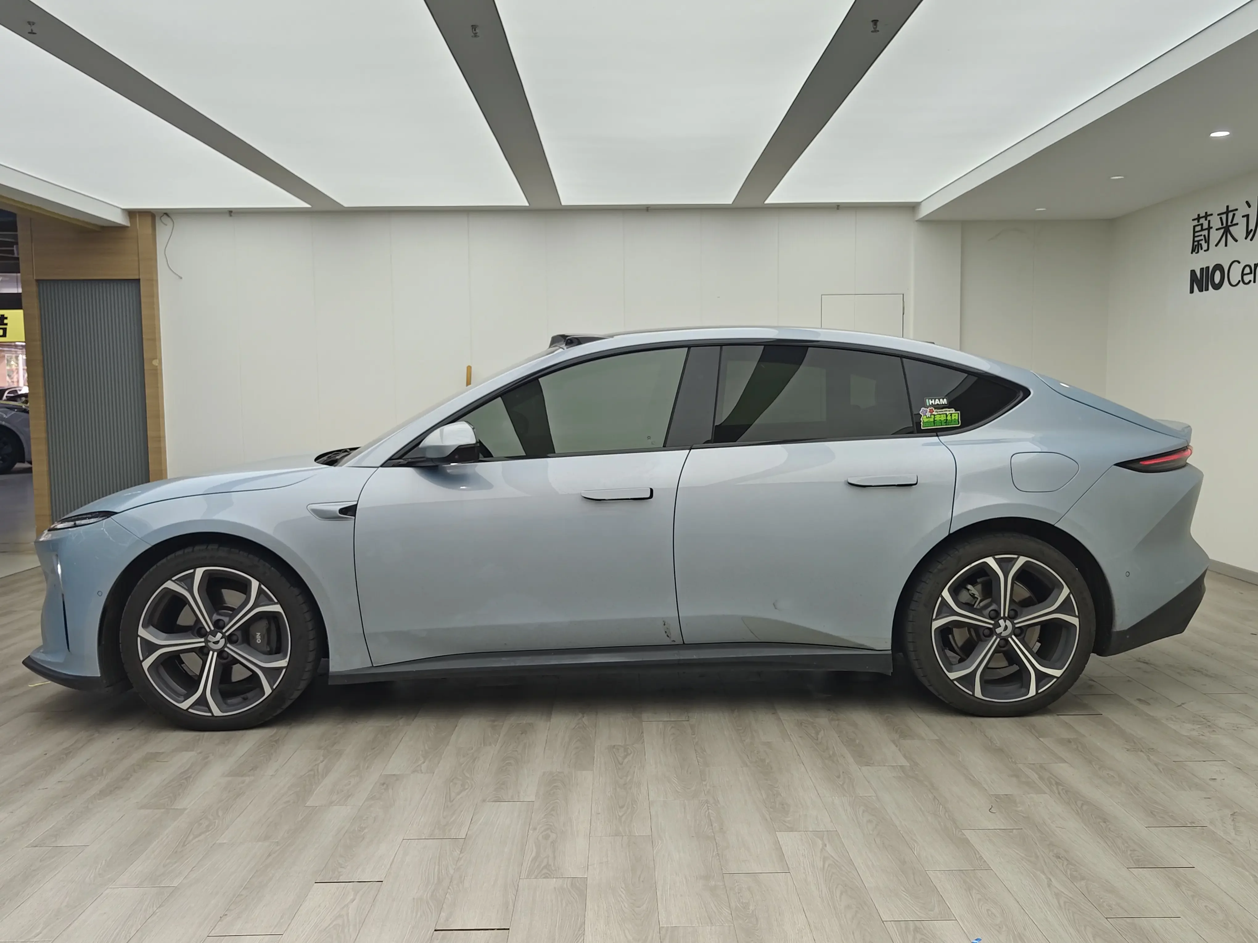 NIO ET5