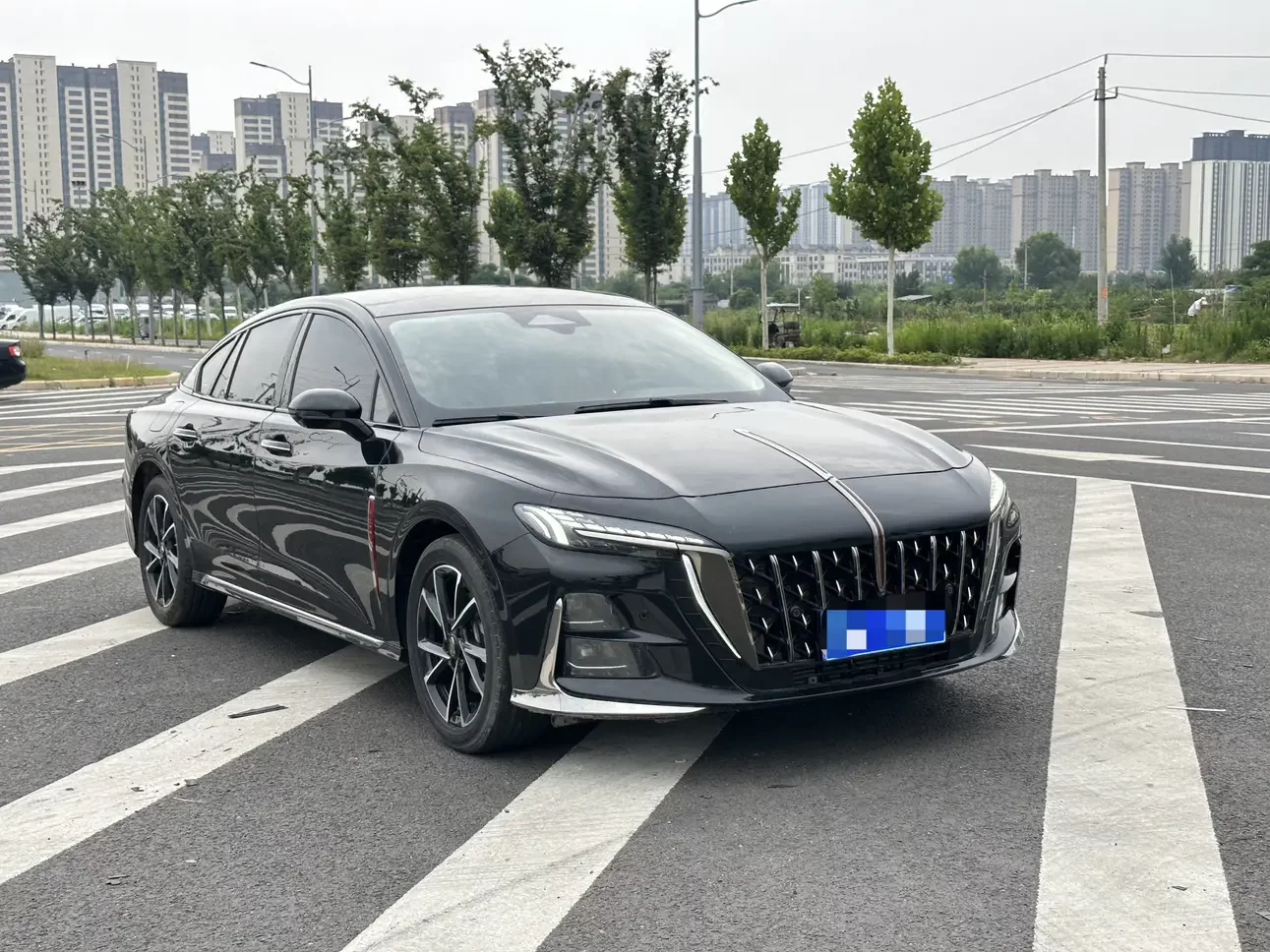 Hongqi H6