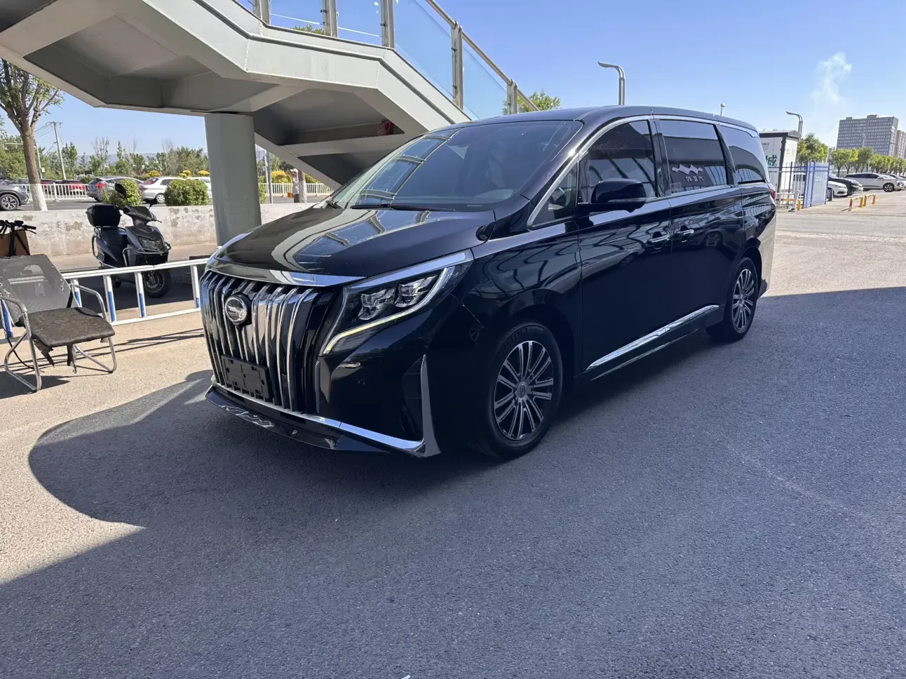 GAC Trumpchi M8  из Китая