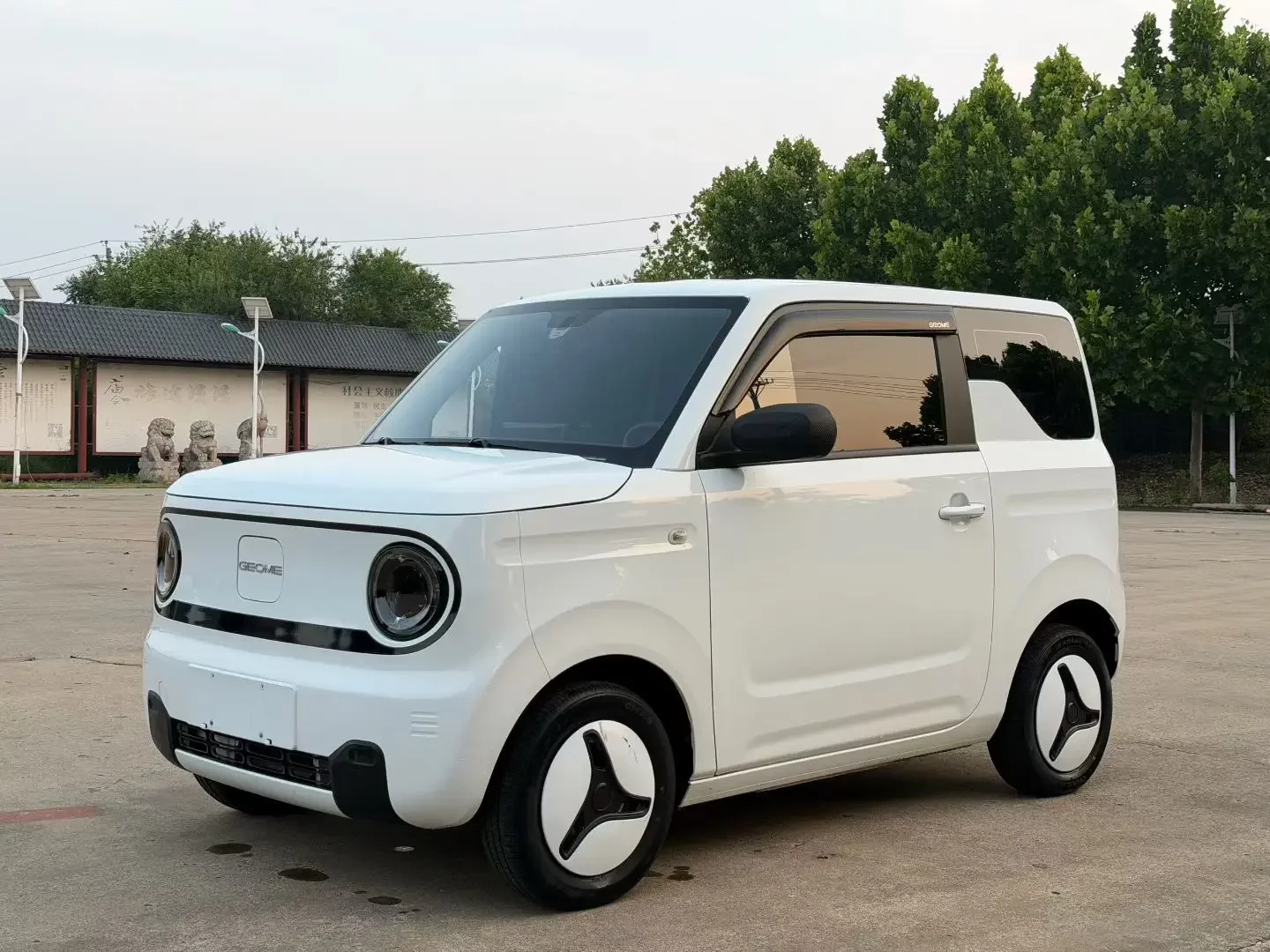 Geely panda