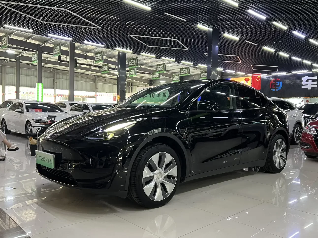 TESLA MODEL Y