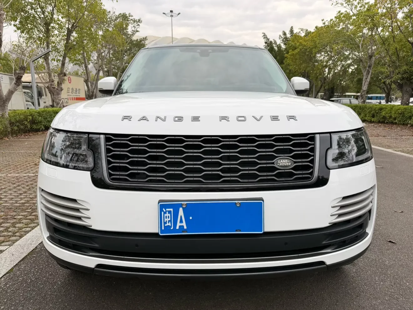 Land Rover range rover