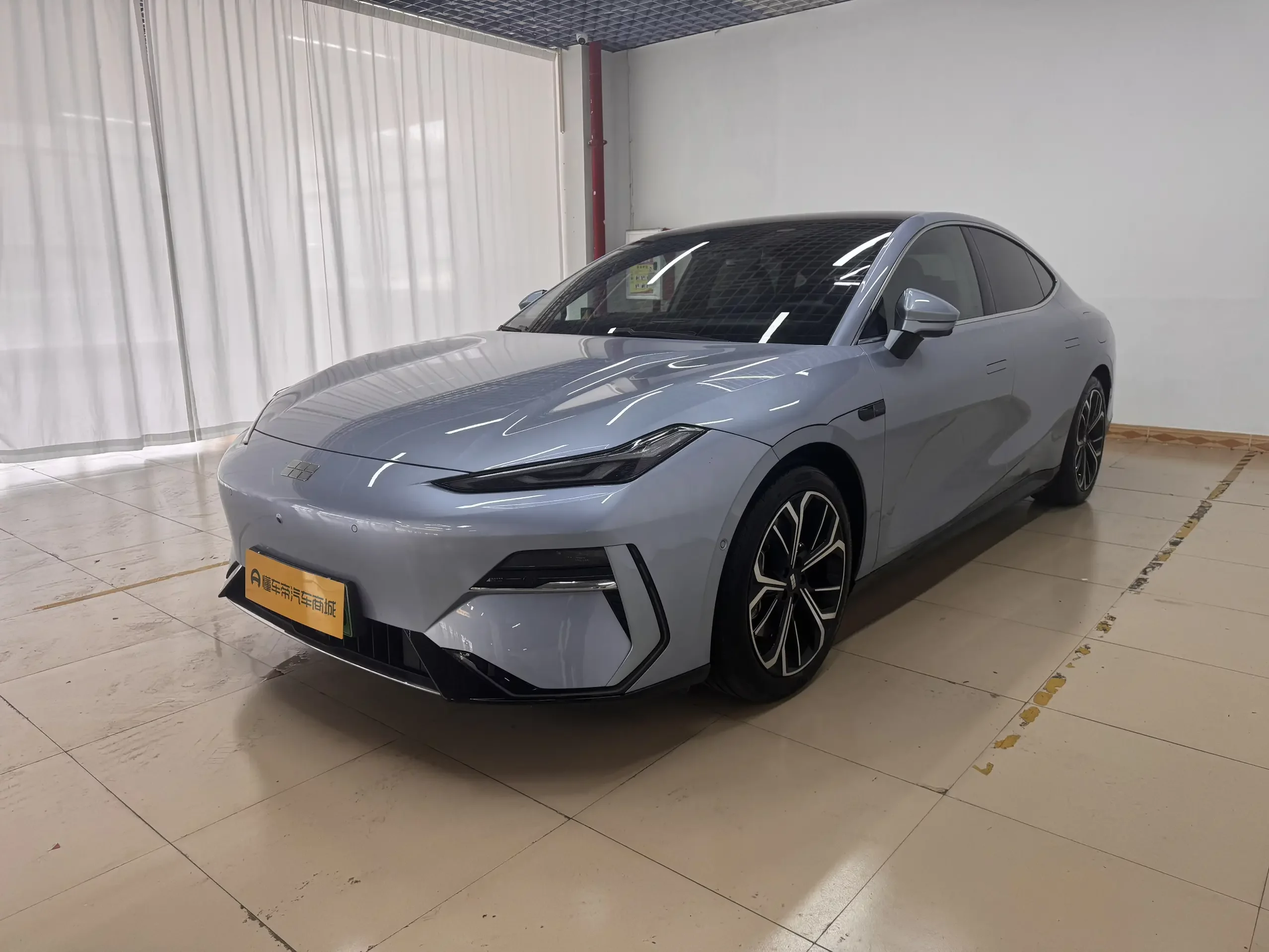 Geely Galaxy E8