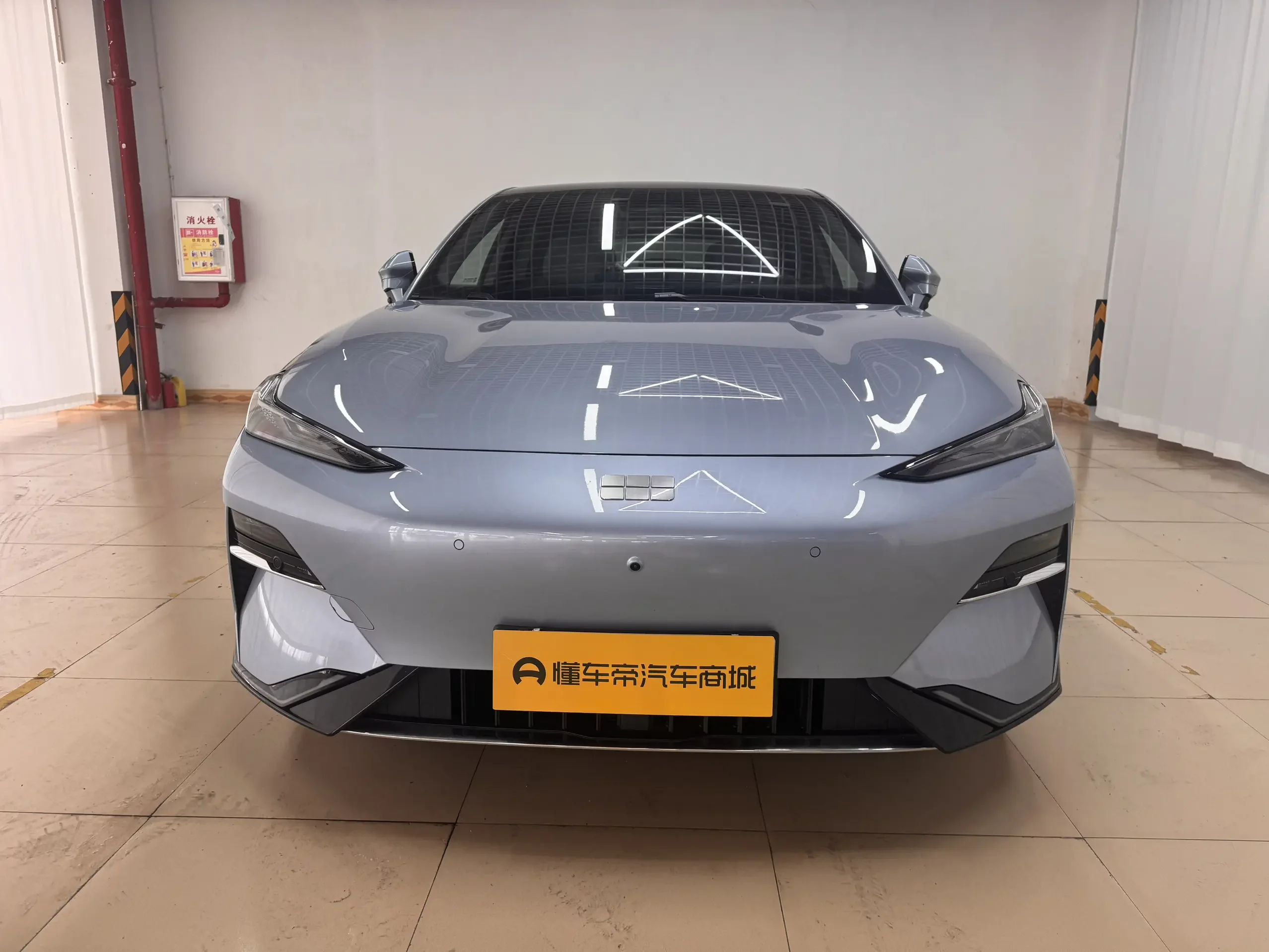 Geely Galaxy E8