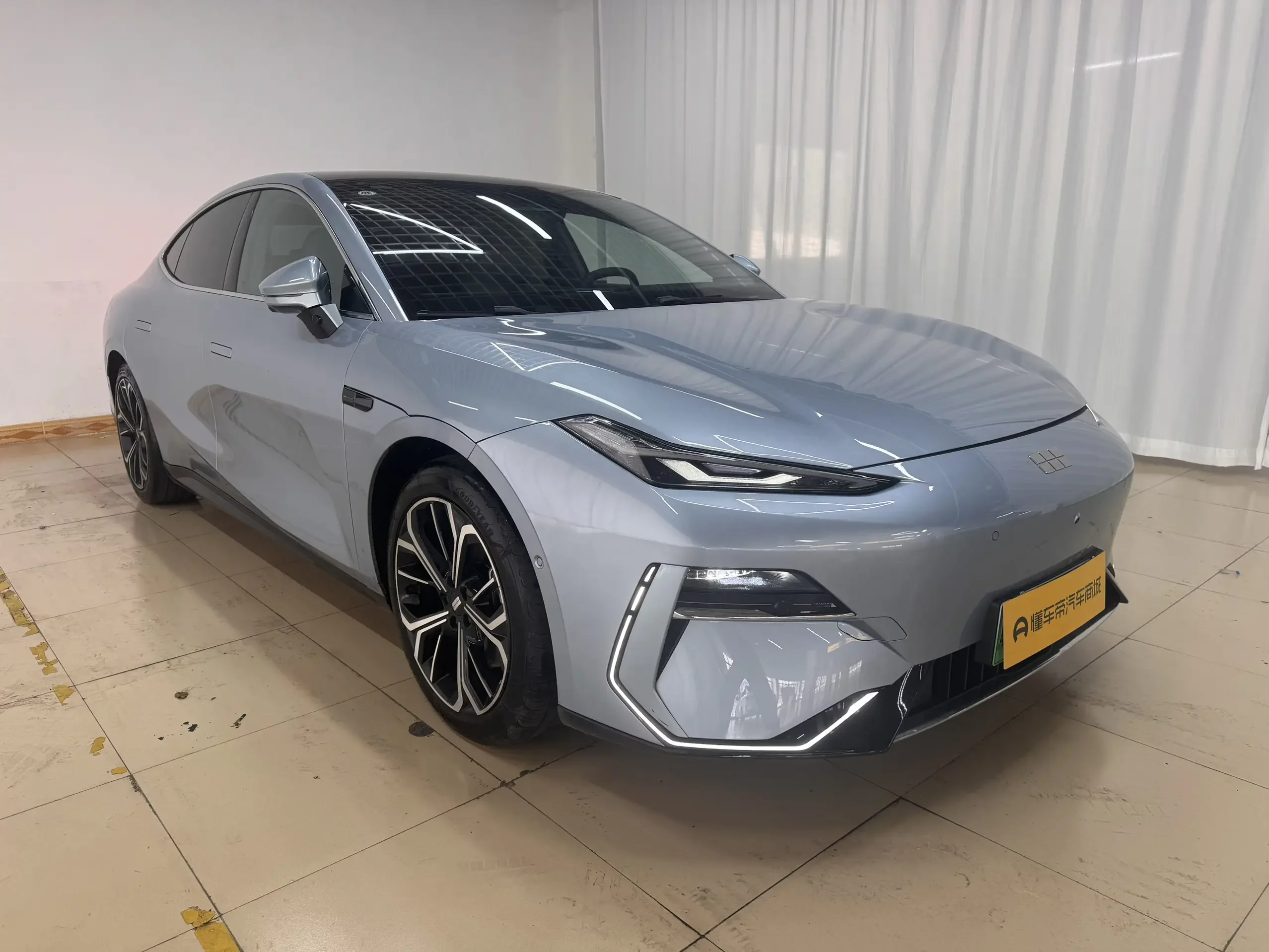 Geely Galaxy E8