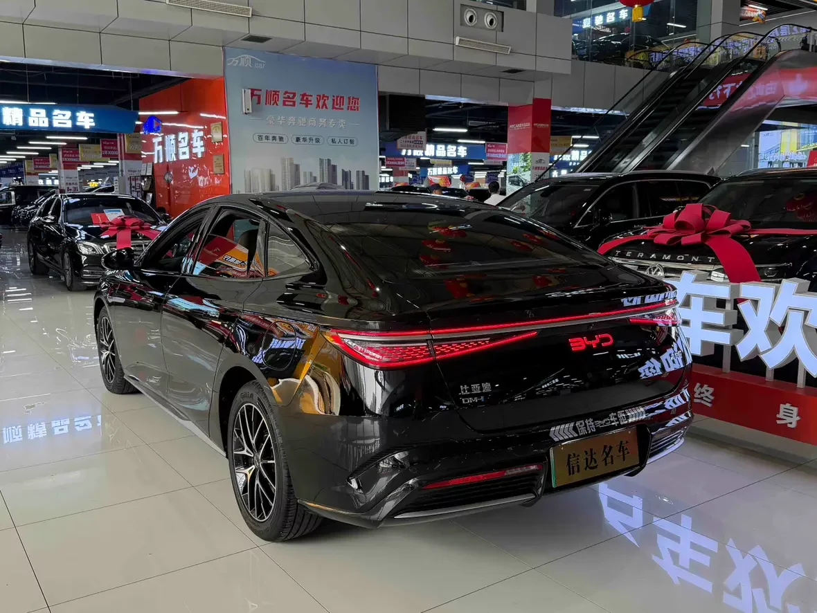 BYD Seal 07DM