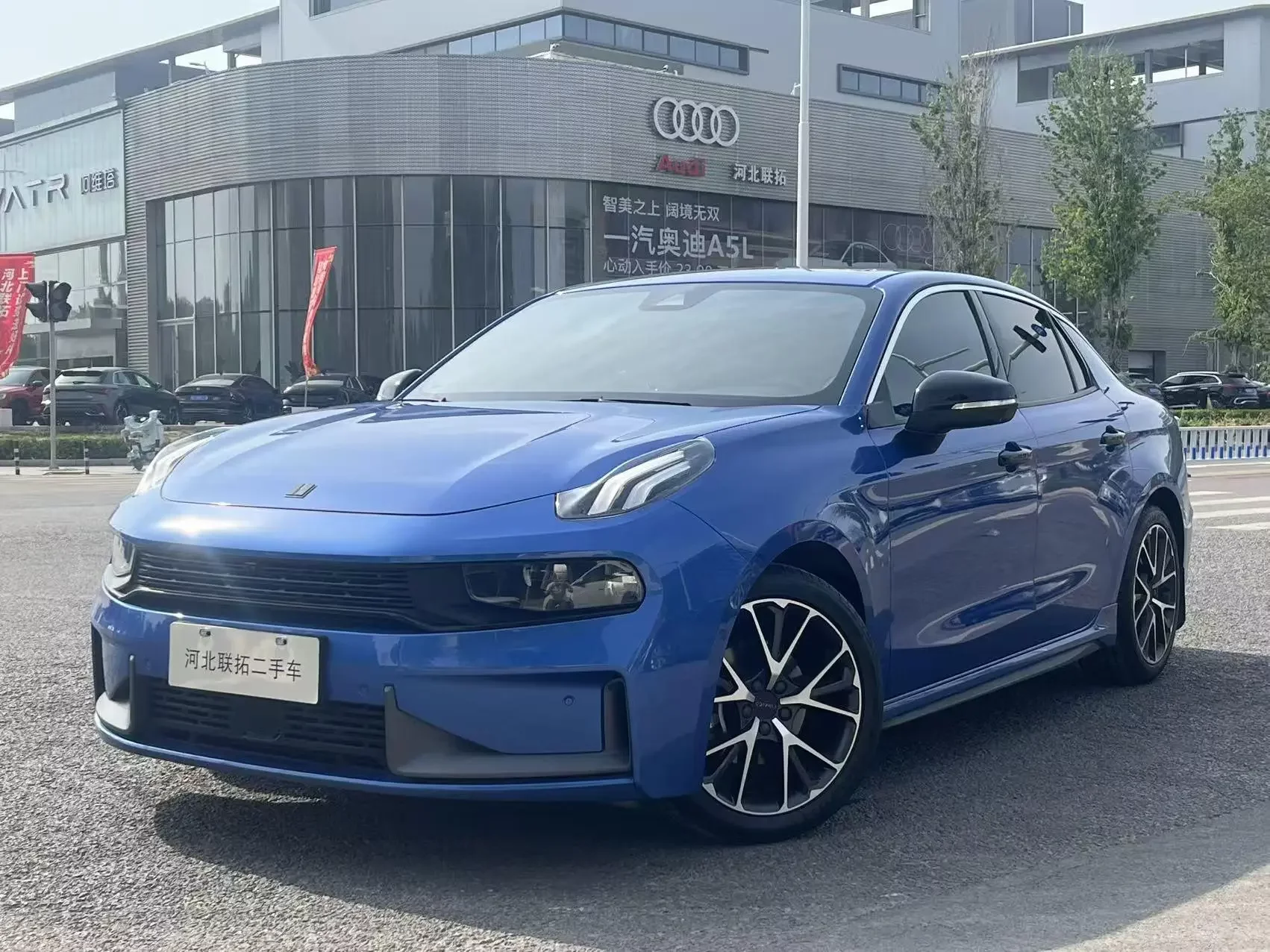 Lynk & Co 03