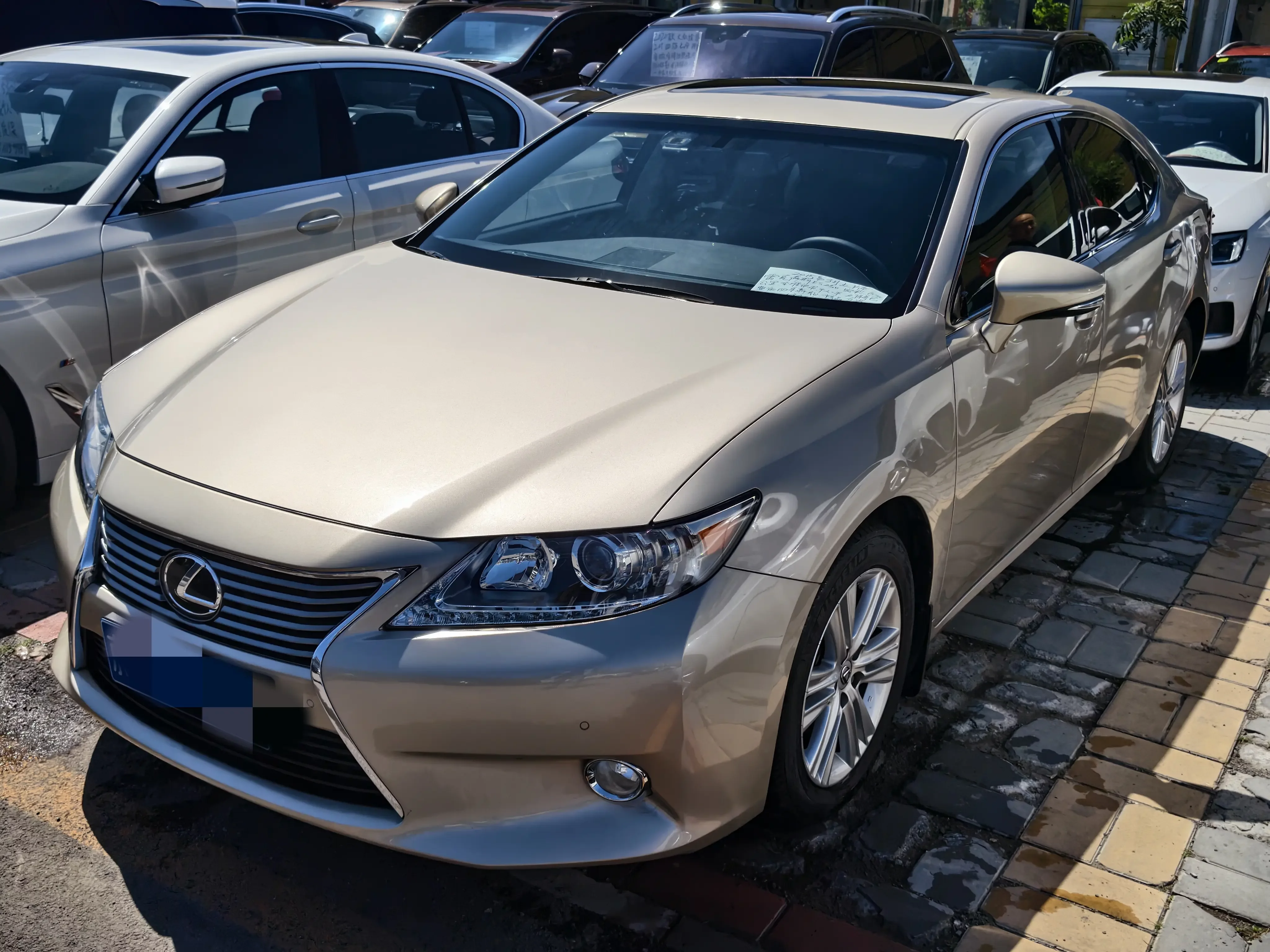 Lexus ES