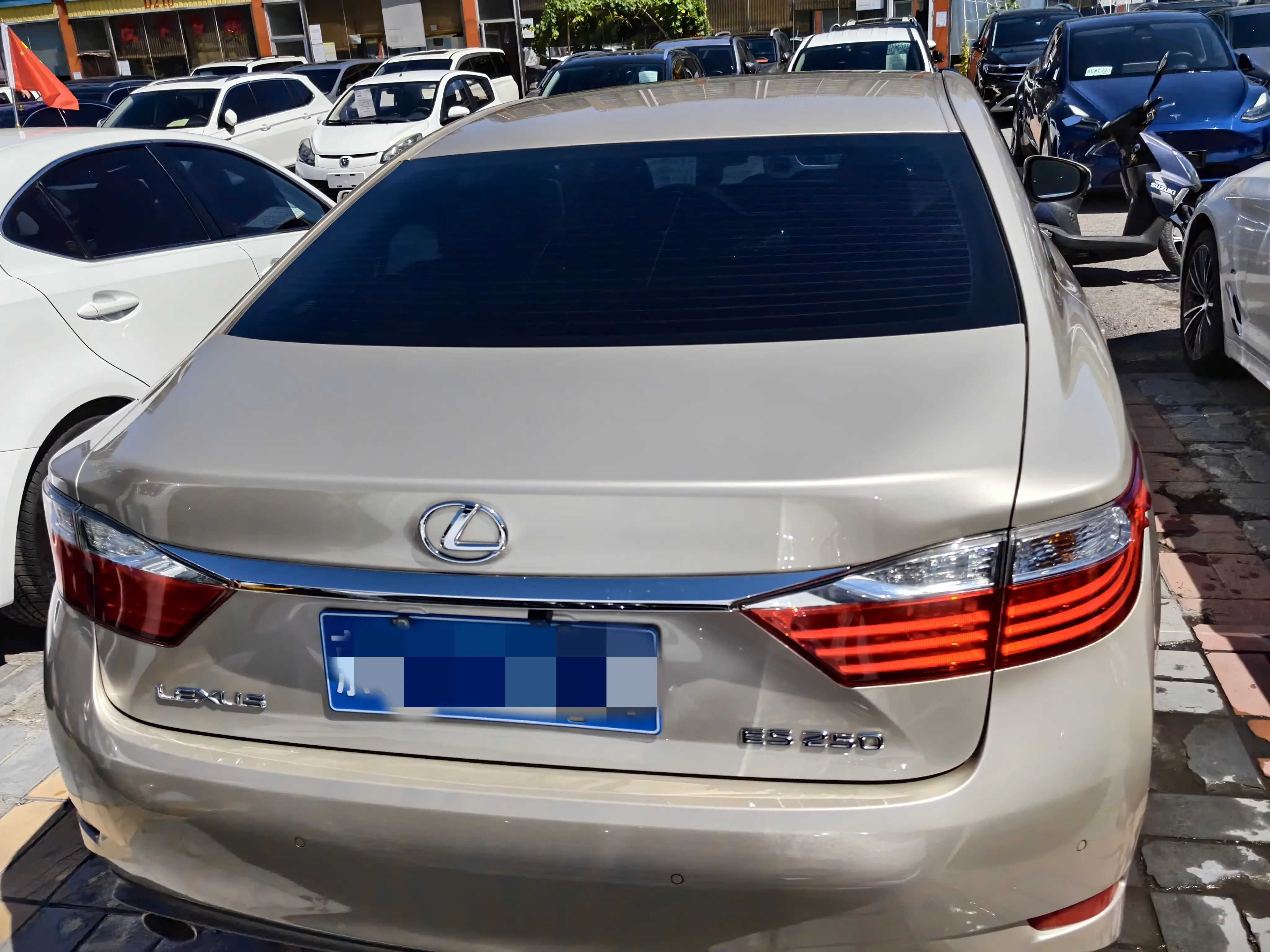 Lexus ES