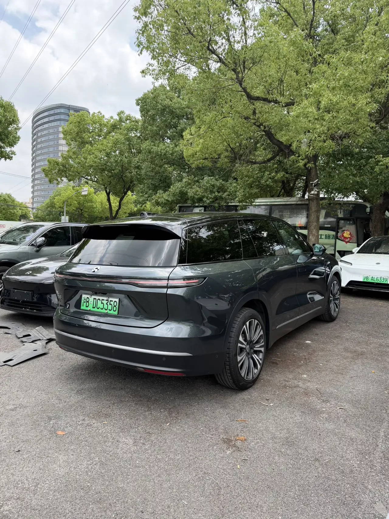 NIO ES8