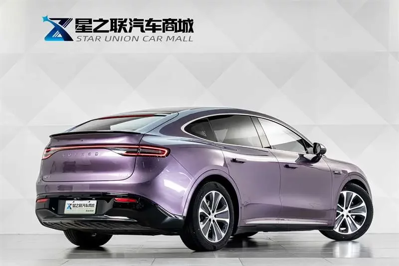 Luxeed Zhijie R7